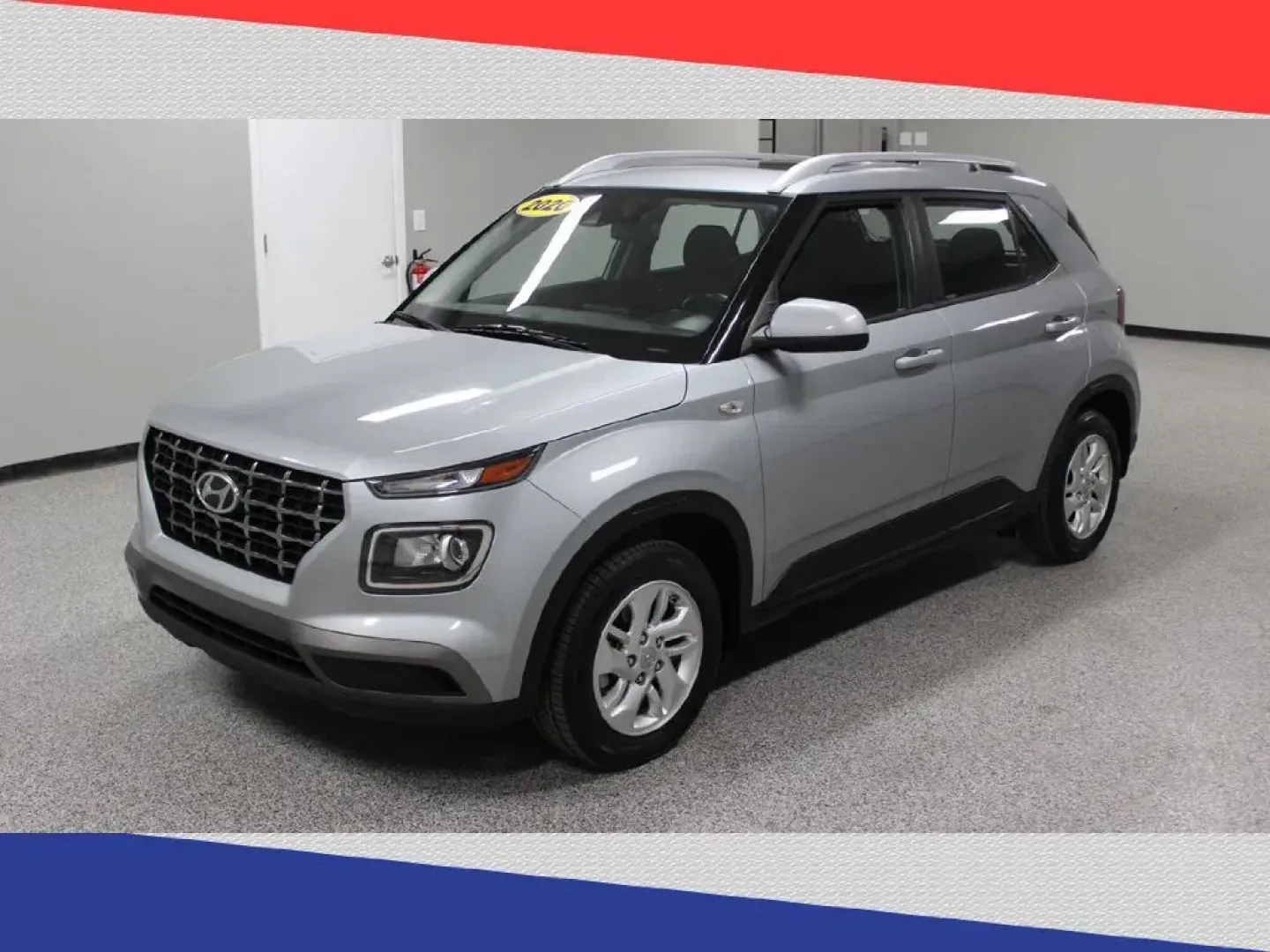 2020 Hyundai Venue SEL (KMHRC8A34LU) with an 1.6L L4 DOHC 16V engine, 6A transmission, located at 5170 N La Cholla Blvd, Tucson, AZ, 85705, (520) 989-0282, 32.228245, -111.011742 - 2020 Hyundai Venue - Photo#4