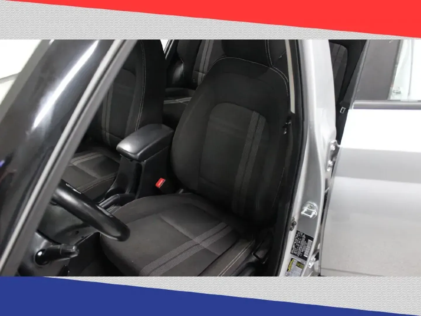 2020 Hyundai Venue SEL (KMHRC8A34LU) with an 1.6L L4 DOHC 16V engine, 6A transmission, located at 5170 N La Cholla Blvd, Tucson, AZ, 85705, (520) 989-0282, 32.228245, -111.011742 - 2020 Hyundai Venue - Photo#9