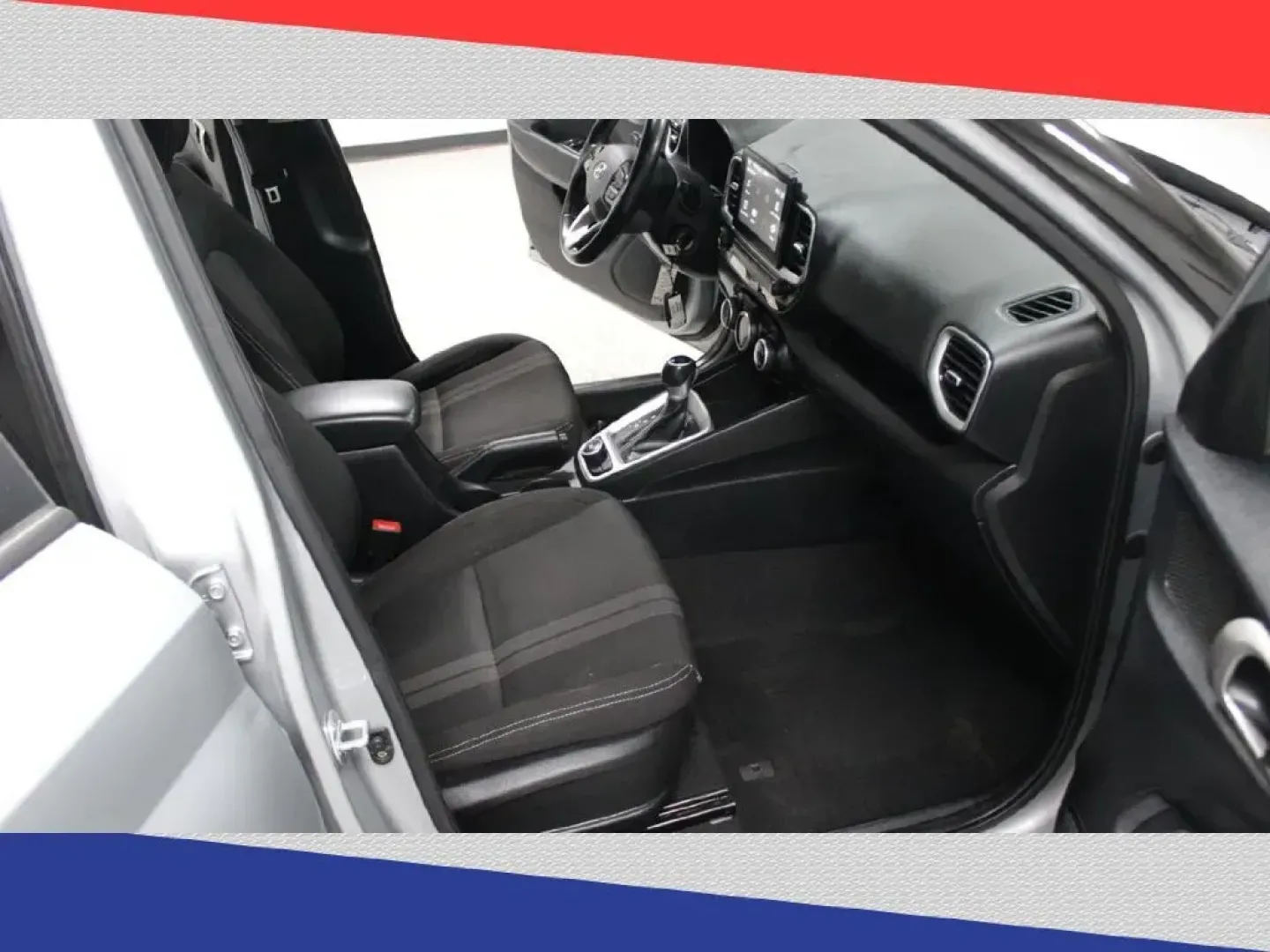 2020 Hyundai Venue SEL (KMHRC8A34LU) with an 1.6L L4 DOHC 16V engine, 6A transmission, located at 5170 N La Cholla Blvd, Tucson, AZ, 85705, (520) 989-0282, 32.228245, -111.011742 - 2020 Hyundai Venue - Photo#30