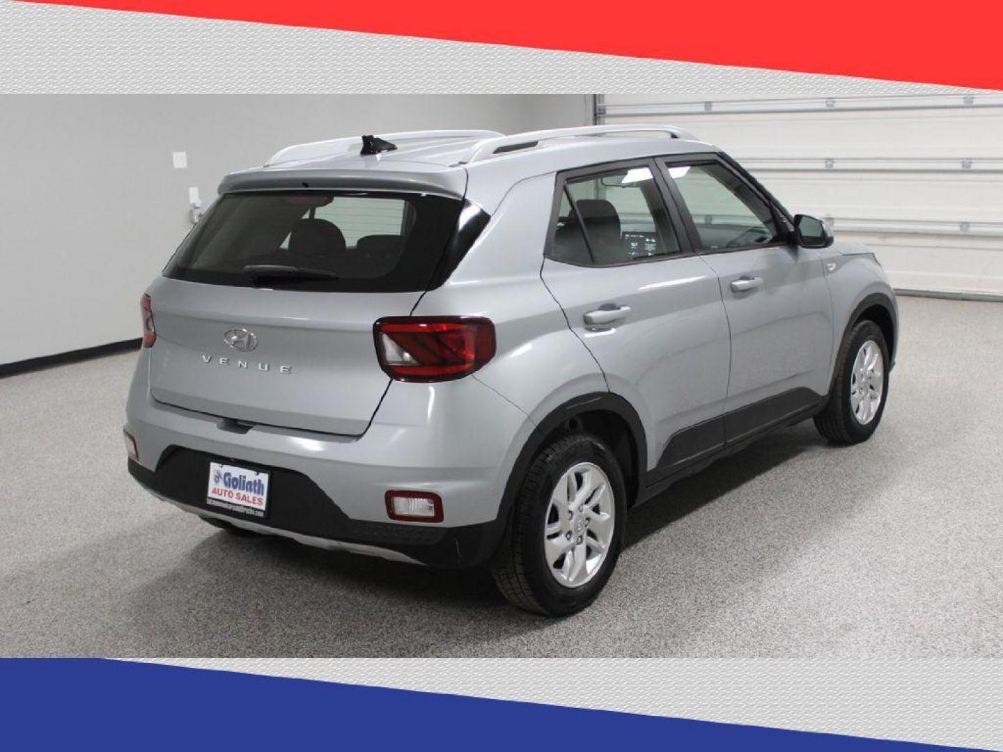 2020 Hyundai Venue SEL (KMHRC8A34LU) with an 1.6L L4 DOHC 16V engine, 6A transmission, located at 5170 N La Cholla Blvd, Tucson, AZ, 85705, (520) 989-0282, 32.228245, -111.011742 - 2020 Hyundai Venue - Photo#2