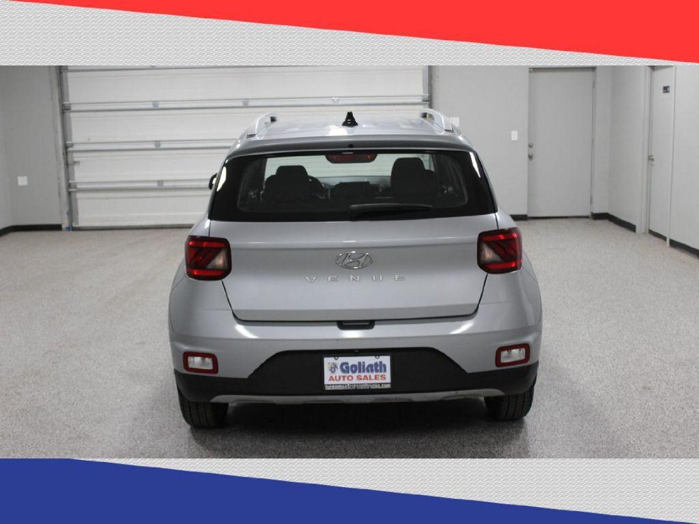 2020 Hyundai Venue SEL (KMHRC8A34LU) with an 1.6L L4 DOHC 16V engine, 6A transmission, located at 5170 N La Cholla Blvd, Tucson, AZ, 85705, (520) 989-0282, 32.228245, -111.011742 - 2020 Hyundai Venue - Photo#3