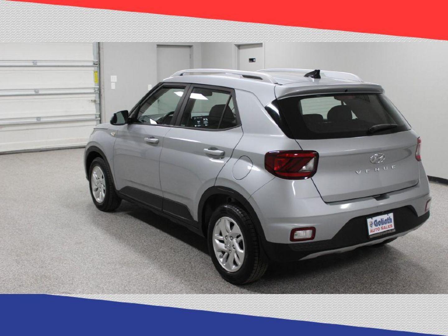 2020 Hyundai Venue SEL (KMHRC8A34LU) with an 1.6L L4 DOHC 16V engine, 6A transmission, located at 5170 N La Cholla Blvd, Tucson, AZ, 85705, (520) 989-0282, 32.228245, -111.011742 - 2020 Hyundai Venue - Photo#4