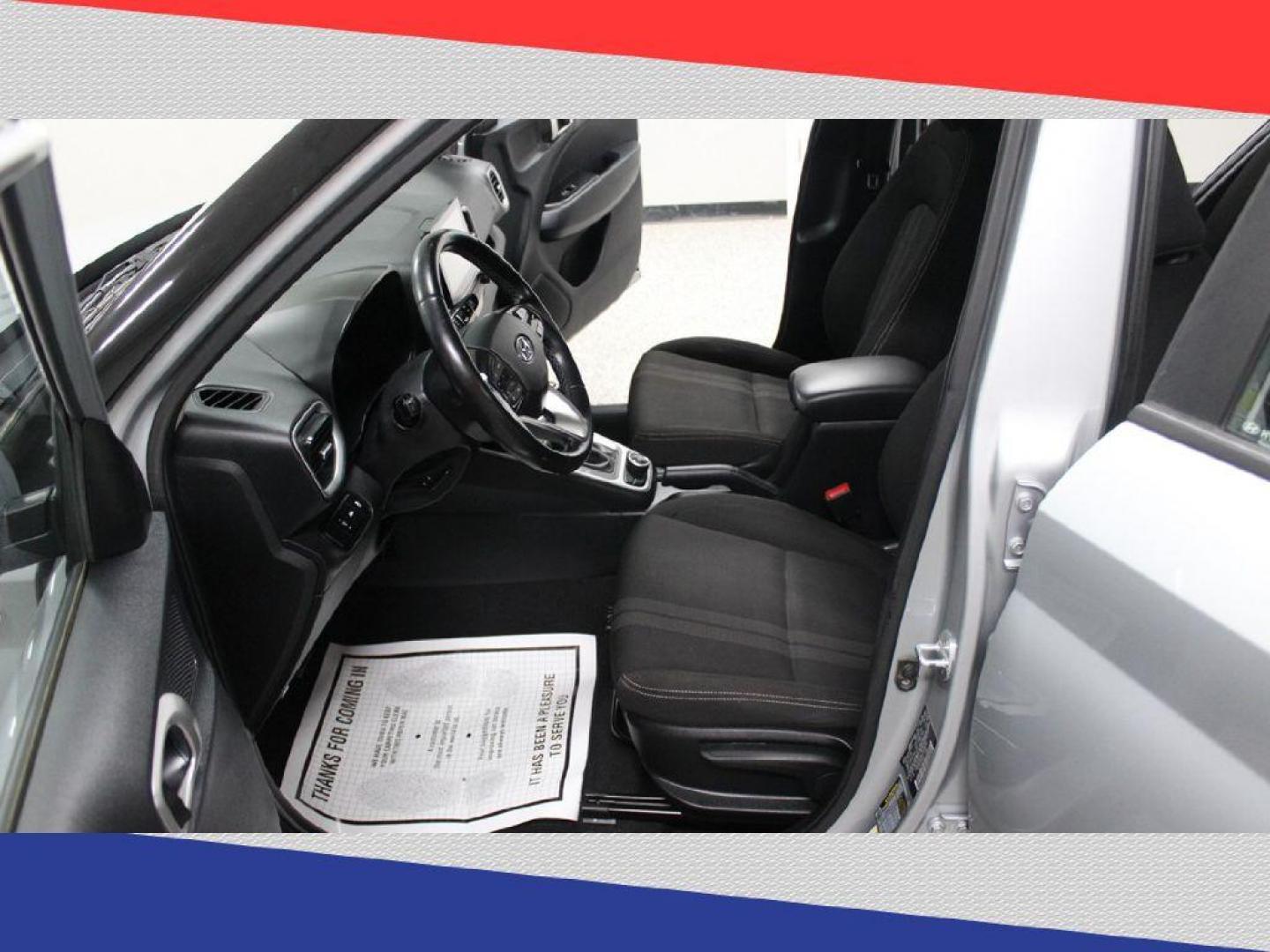 2020 Hyundai Venue SEL (KMHRC8A34LU) with an 1.6L L4 DOHC 16V engine, 6A transmission, located at 5170 N La Cholla Blvd, Tucson, AZ, 85705, (520) 989-0282, 32.228245, -111.011742 - 2020 Hyundai Venue - Photo#10
