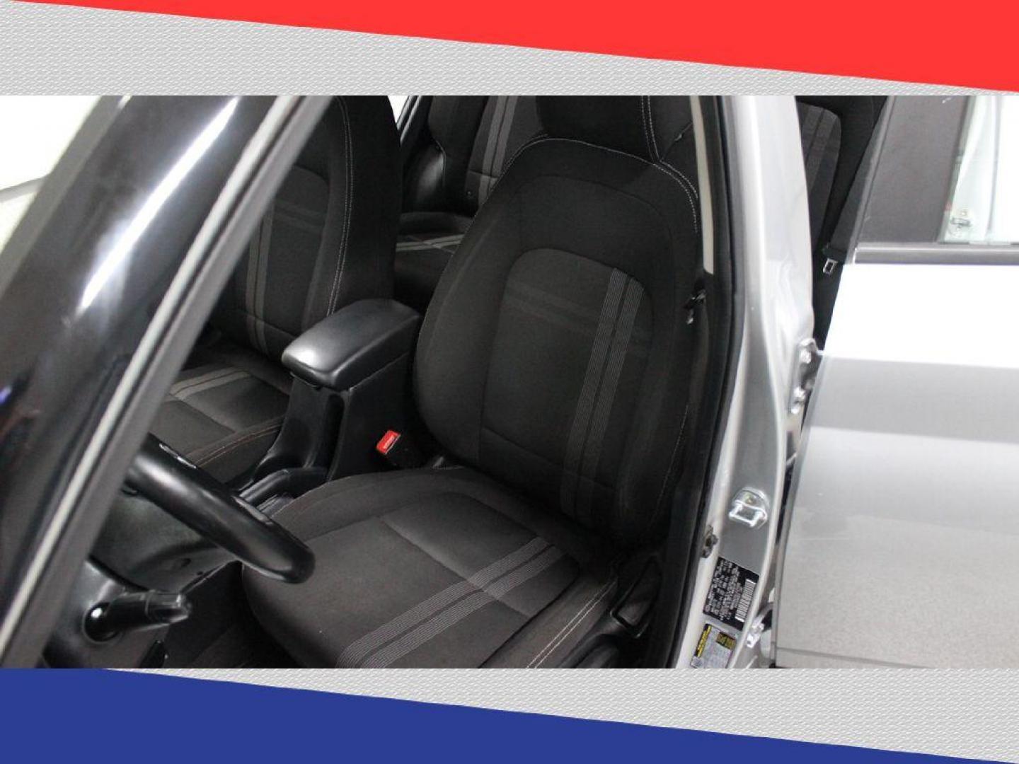 2020 Hyundai Venue SEL (KMHRC8A34LU) with an 1.6L L4 DOHC 16V engine, 6A transmission, located at 5170 N La Cholla Blvd, Tucson, AZ, 85705, (520) 989-0282, 32.228245, -111.011742 - 2020 Hyundai Venue - Photo#11