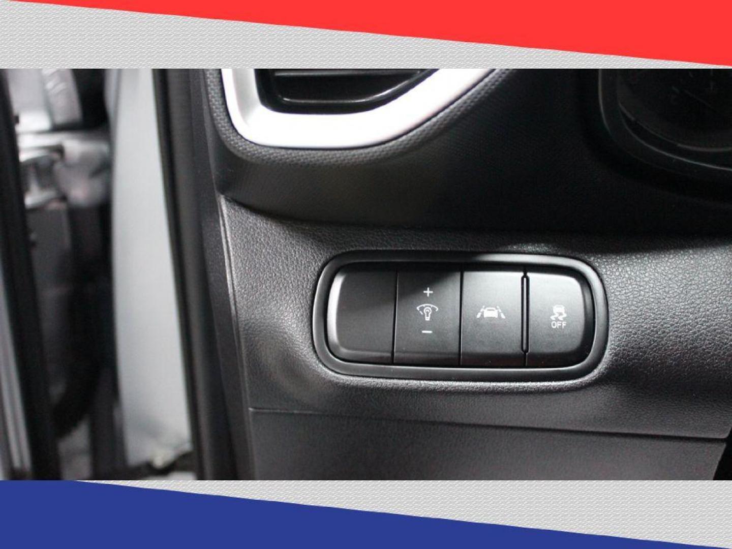 2020 Hyundai Venue SEL (KMHRC8A34LU) with an 1.6L L4 DOHC 16V engine, 6A transmission, located at 5170 N La Cholla Blvd, Tucson, AZ, 85705, (520) 989-0282, 32.228245, -111.011742 - 2020 Hyundai Venue - Photo#13