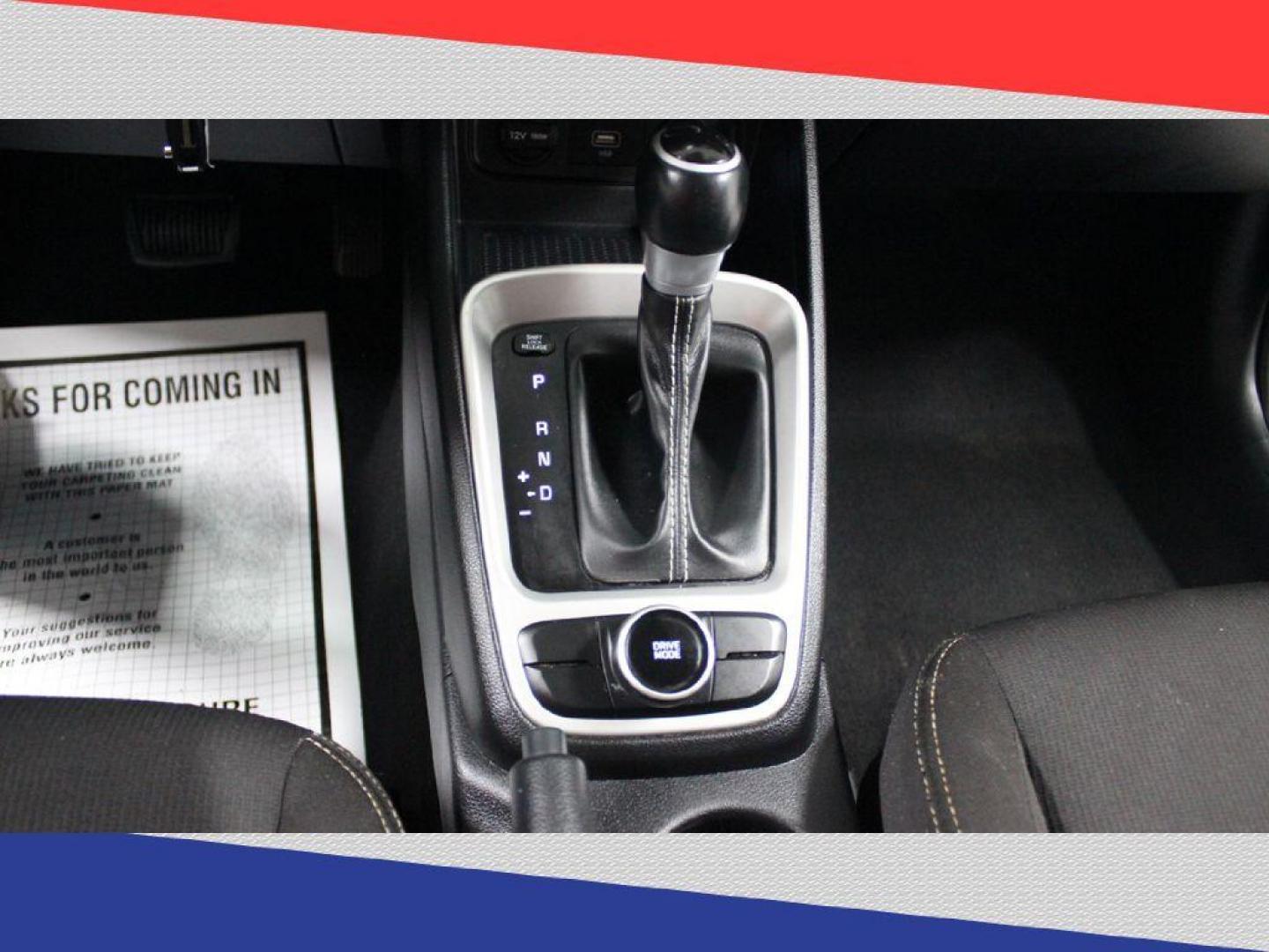 2020 Hyundai Venue SEL (KMHRC8A34LU) with an 1.6L L4 DOHC 16V engine, 6A transmission, located at 5170 N La Cholla Blvd, Tucson, AZ, 85705, (520) 989-0282, 32.228245, -111.011742 - 2020 Hyundai Venue - Photo#23