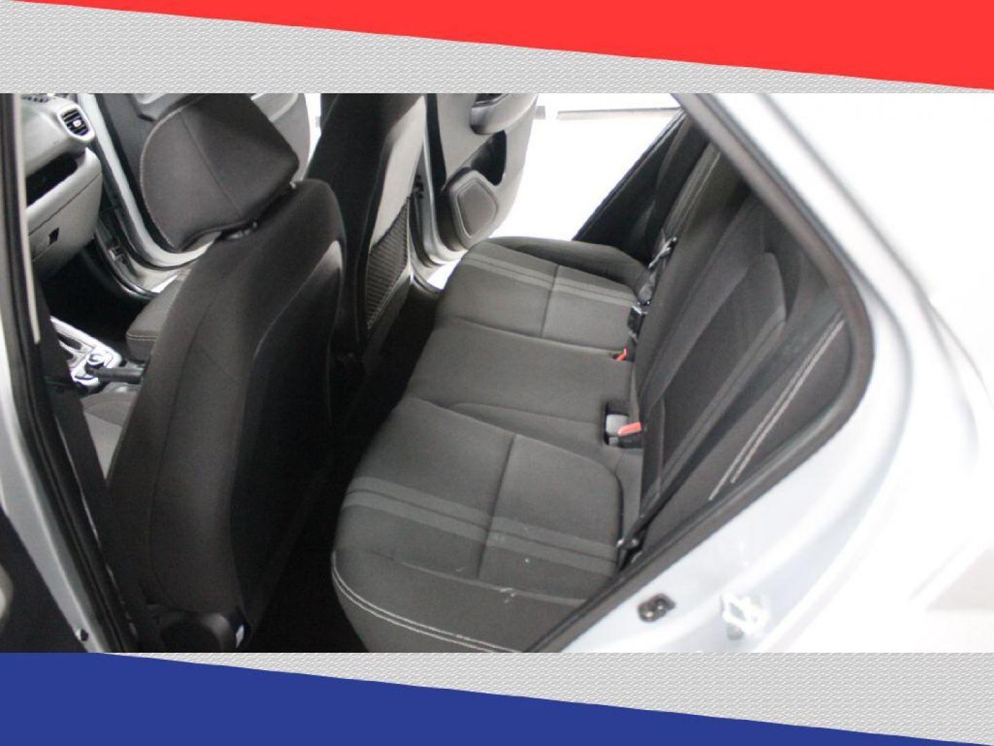 2020 Hyundai Venue SEL (KMHRC8A34LU) with an 1.6L L4 DOHC 16V engine, 6A transmission, located at 5170 N La Cholla Blvd, Tucson, AZ, 85705, (520) 989-0282, 32.228245, -111.011742 - 2020 Hyundai Venue - Photo#27