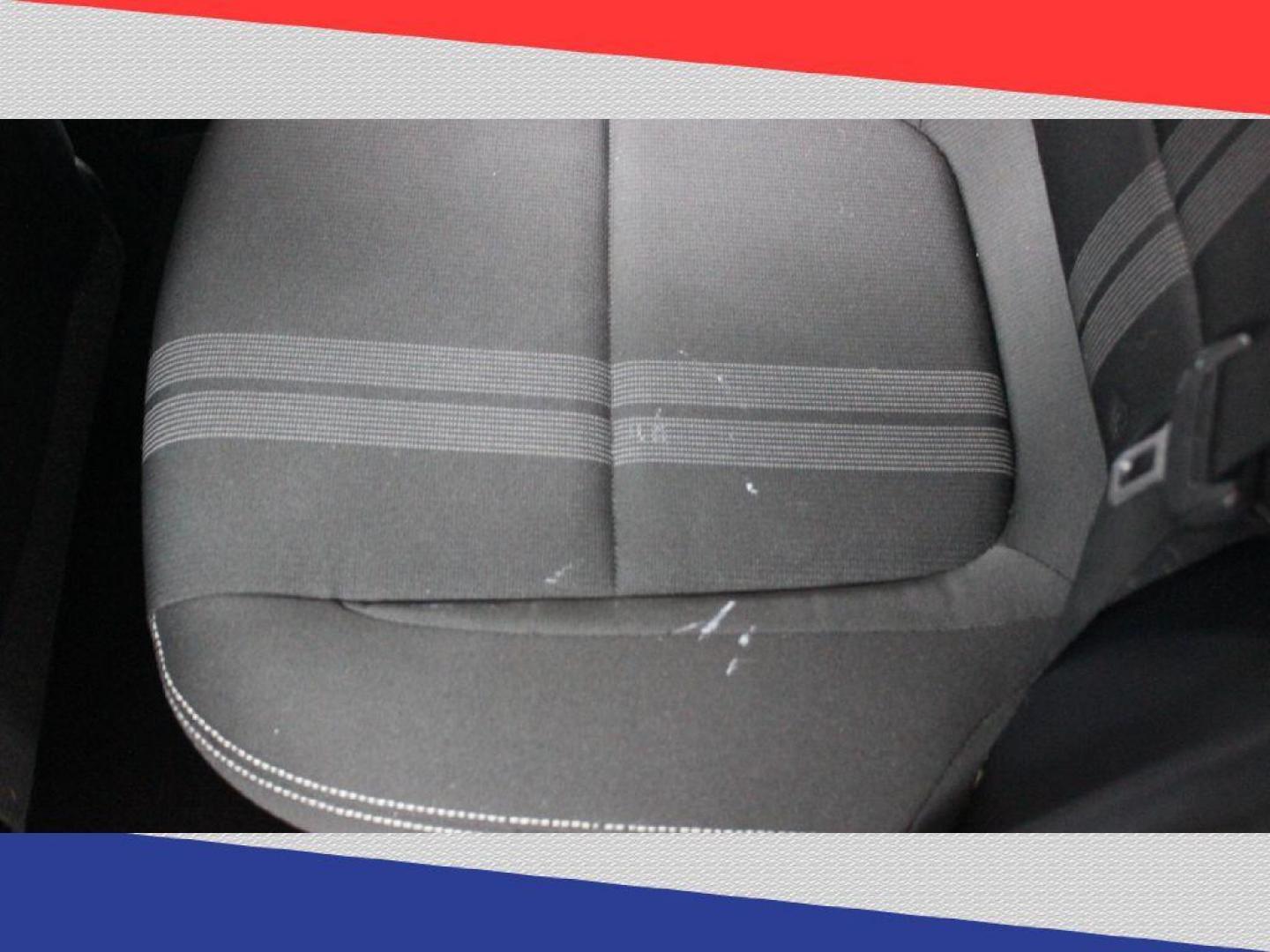 2020 Hyundai Venue SEL (KMHRC8A34LU) with an 1.6L L4 DOHC 16V engine, 6A transmission, located at 5170 N La Cholla Blvd, Tucson, AZ, 85705, (520) 989-0282, 32.228245, -111.011742 - 2020 Hyundai Venue - Photo#28