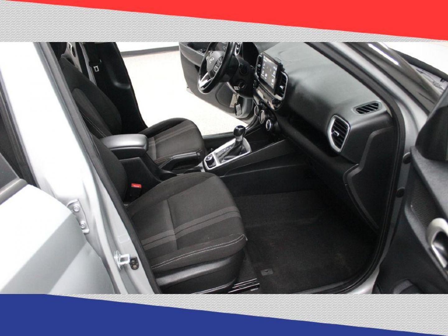 2020 Hyundai Venue SEL (KMHRC8A34LU) with an 1.6L L4 DOHC 16V engine, 6A transmission, located at 5170 N La Cholla Blvd, Tucson, AZ, 85705, (520) 989-0282, 32.228245, -111.011742 - 2020 Hyundai Venue - Photo#32