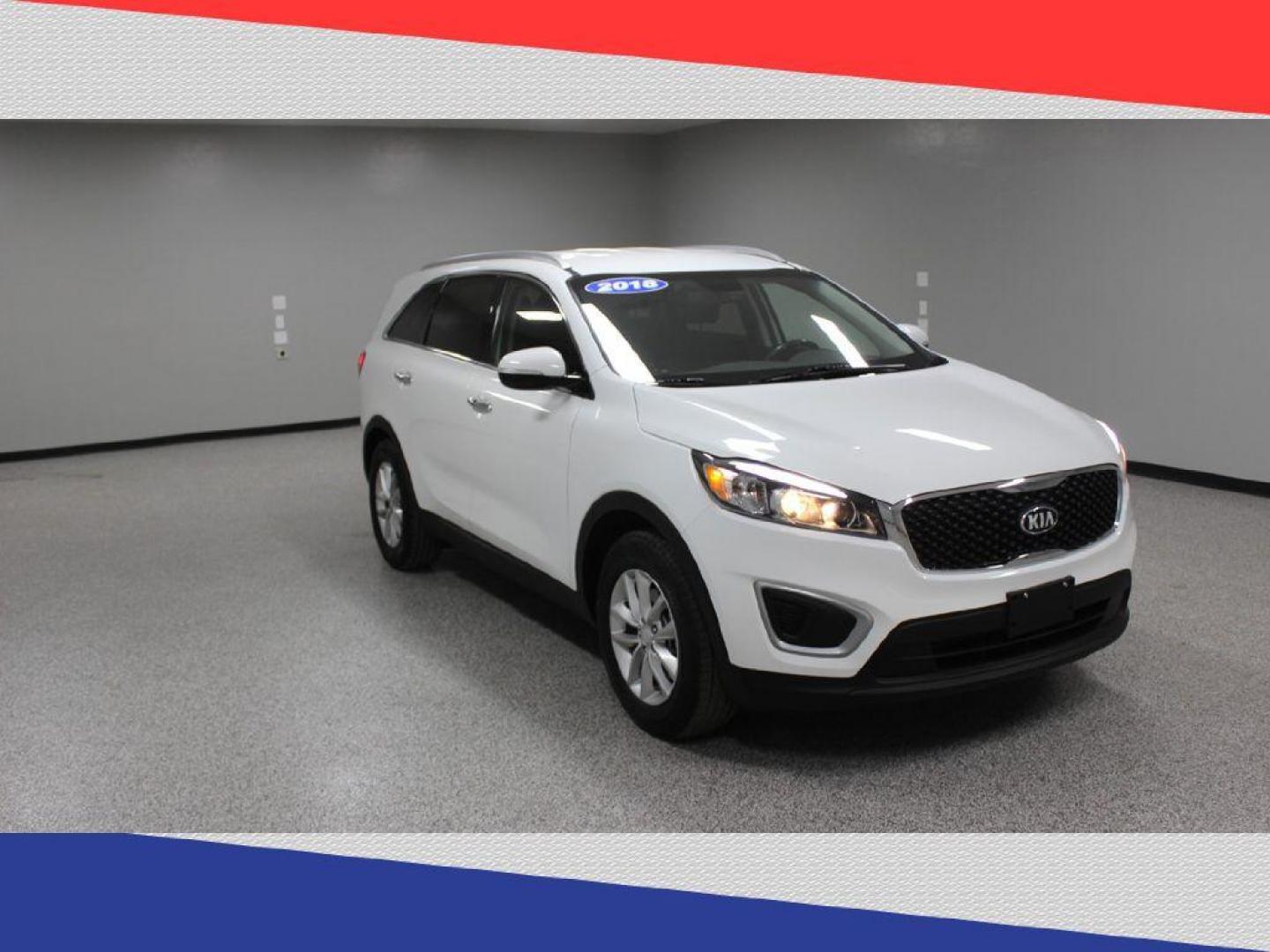 2018 Kia Sorento LX 2WD (5XYPG4A39JG) with an 2.4L L4 DOHC 16V engine, 6A transmission, located at 5170 N La Cholla Blvd, Tucson, AZ, 85705, (520) 989-0282, 32.228245, -111.011742 - 2018 Kia Sorento - Photo#0