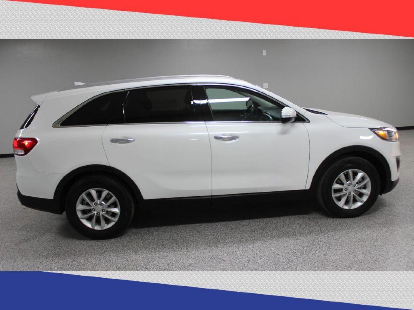 2018 Kia Sorento LX 2WD (5XYPG4A39JG) with an 2.4L L4 DOHC 16V engine, 6A transmission, located at 5170 N La Cholla Blvd, Tucson, AZ, 85705, (520) 989-0282, 32.228245, -111.011742 - 2018 Kia Sorento - Photo#1