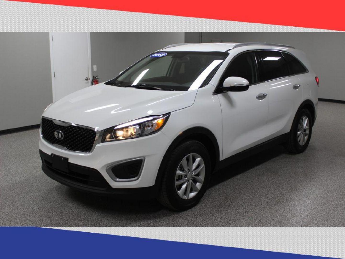 2018 Kia Sorento LX 2WD (5XYPG4A39JG) with an 2.4L L4 DOHC 16V engine, 6A transmission, located at 5170 N La Cholla Blvd, Tucson, AZ, 85705, (520) 989-0282, 32.228245, -111.011742 - 2018 Kia Sorento - Photo#6