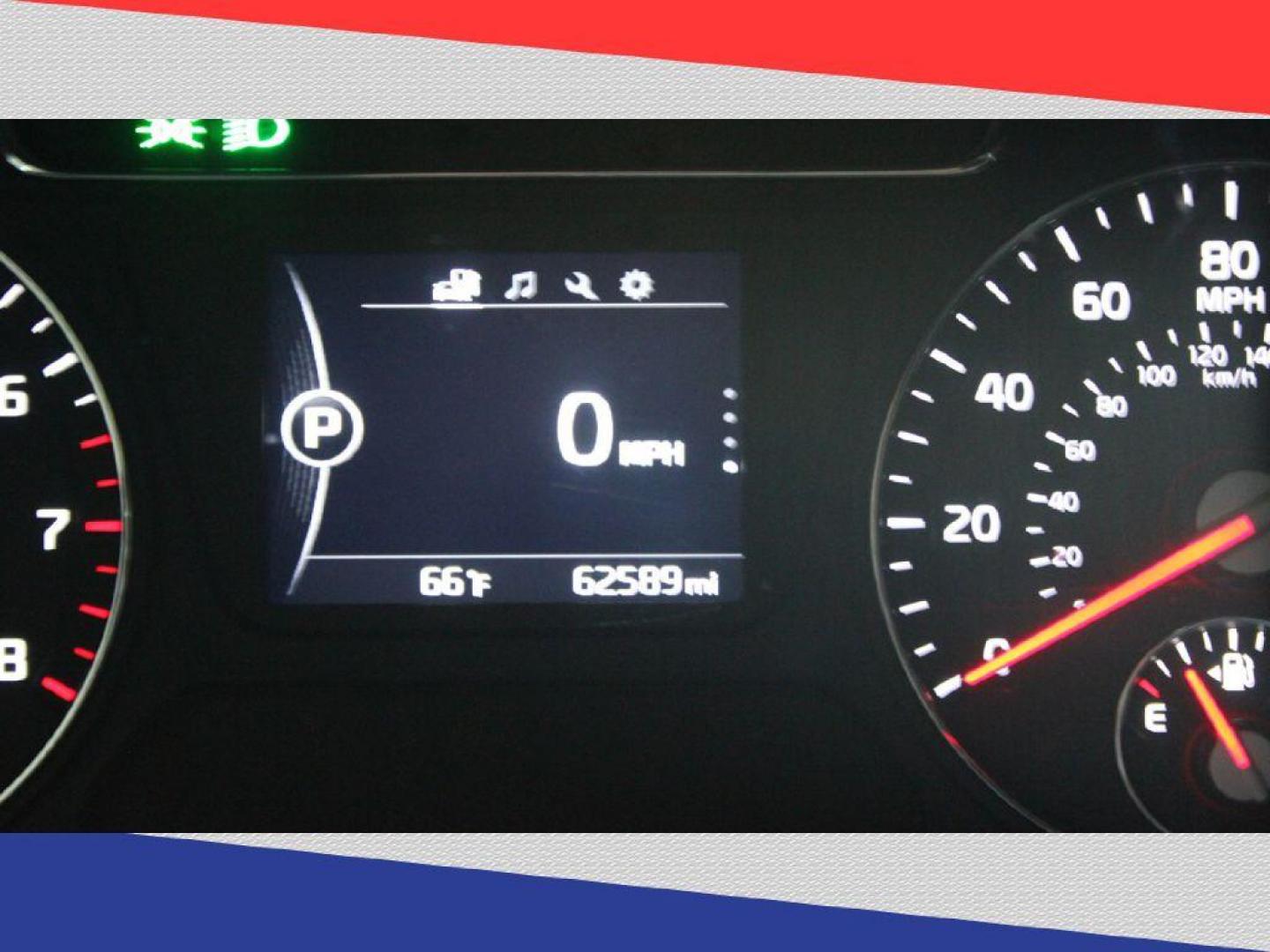 2018 Kia Sorento LX 2WD (5XYPG4A39JG) with an 2.4L L4 DOHC 16V engine, 6A transmission, located at 5170 N La Cholla Blvd, Tucson, AZ, 85705, (520) 989-0282, 32.228245, -111.011742 - 2018 Kia Sorento - Photo#8