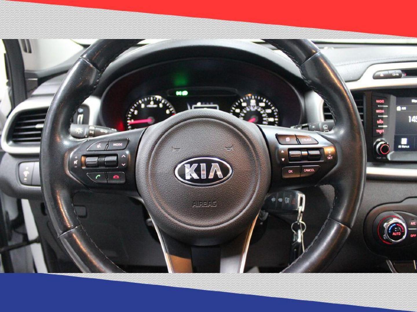 2018 Kia Sorento LX 2WD (5XYPG4A39JG) with an 2.4L L4 DOHC 16V engine, 6A transmission, located at 5170 N La Cholla Blvd, Tucson, AZ, 85705, (520) 989-0282, 32.228245, -111.011742 - 2018 Kia Sorento - Photo#14