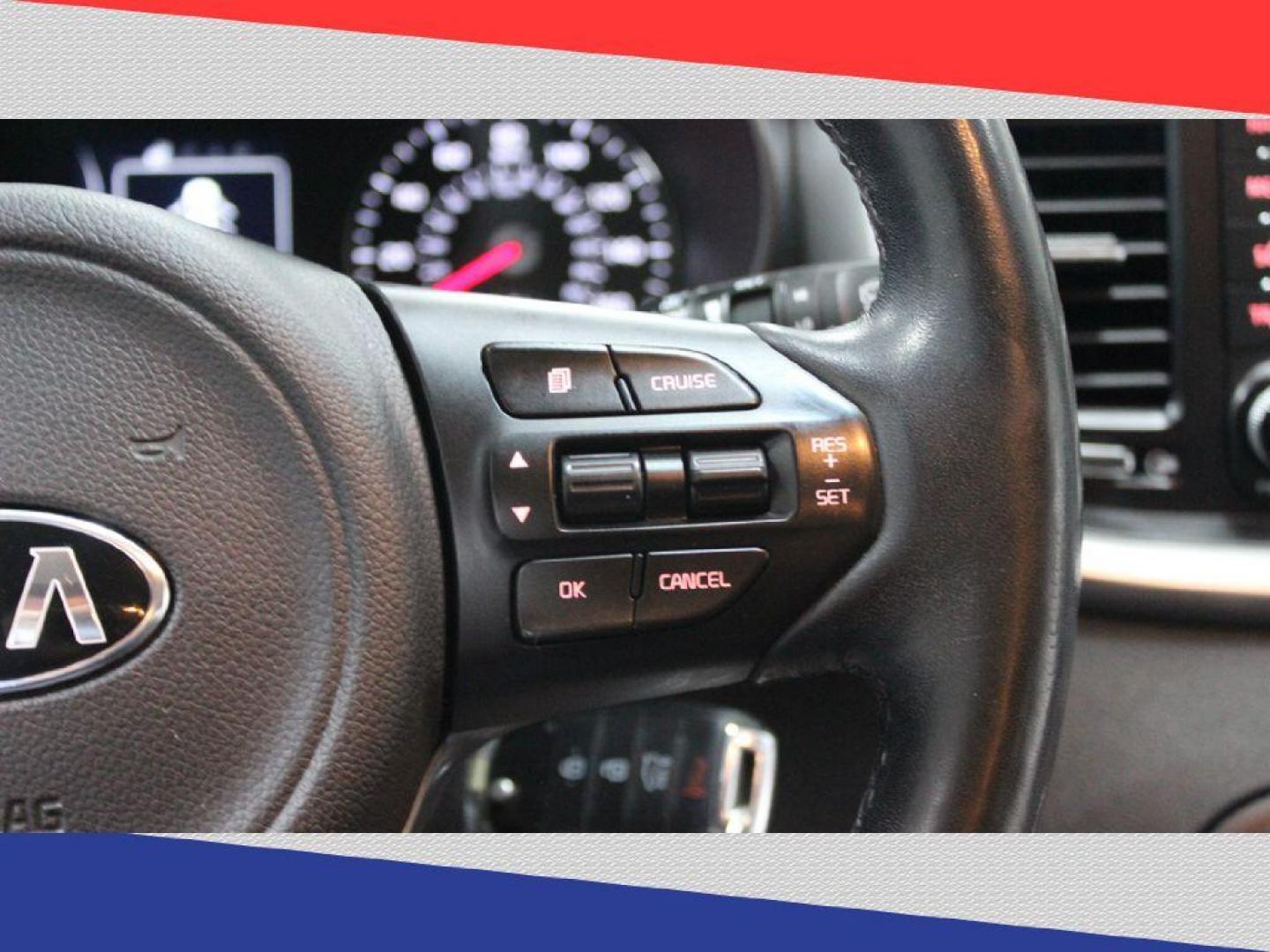 2018 Kia Sorento LX 2WD (5XYPG4A39JG) with an 2.4L L4 DOHC 16V engine, 6A transmission, located at 5170 N La Cholla Blvd, Tucson, AZ, 85705, (520) 989-0282, 32.228245, -111.011742 - 2018 Kia Sorento - Photo#16