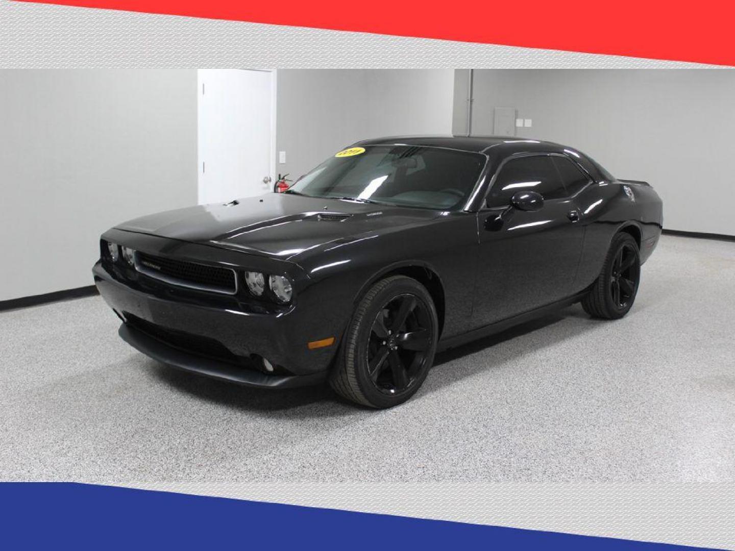 2011 Dodge Challenger R/T (2B3CJ5DT3BH) with an 5.7L V8 OHV 16V engine, 4-Speed Automatic transmission, located at 5170 N La Cholla Blvd, Tucson, AZ, 85705, (520) 989-0282, 32.228245, -111.011742 - 2011 Dodge Challenger - Photo#6