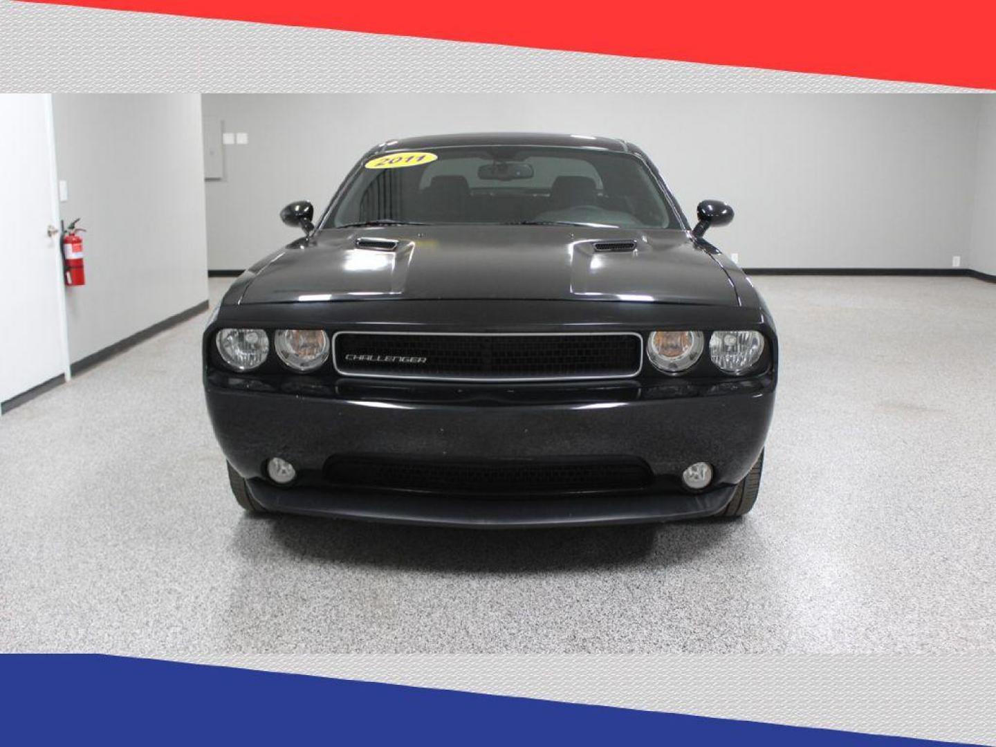 2011 Dodge Challenger R/T (2B3CJ5DT3BH) with an 5.7L V8 OHV 16V engine, 4-Speed Automatic transmission, located at 5170 N La Cholla Blvd, Tucson, AZ, 85705, (520) 989-0282, 32.228245, -111.011742 - 2011 Dodge Challenger - Photo#7