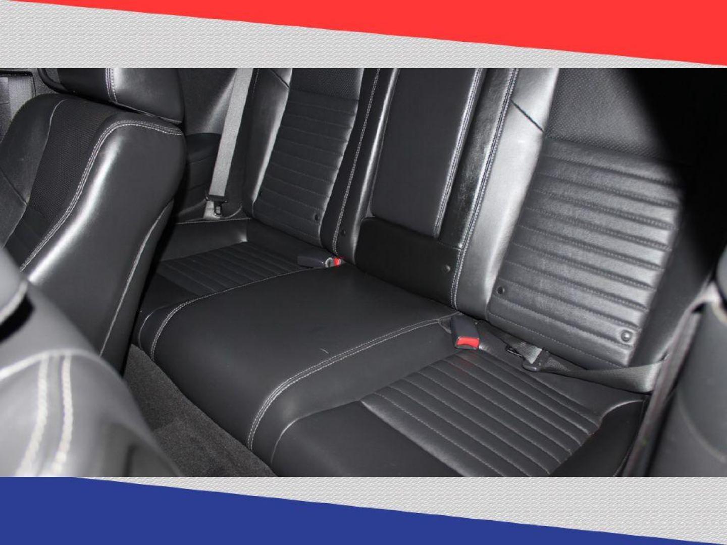 2011 Dodge Challenger R/T (2B3CJ5DT3BH) with an 5.7L V8 OHV 16V engine, 4-Speed Automatic transmission, located at 5170 N La Cholla Blvd, Tucson, AZ, 85705, (520) 989-0282, 32.228245, -111.011742 - 2011 Dodge Challenger - Photo#19