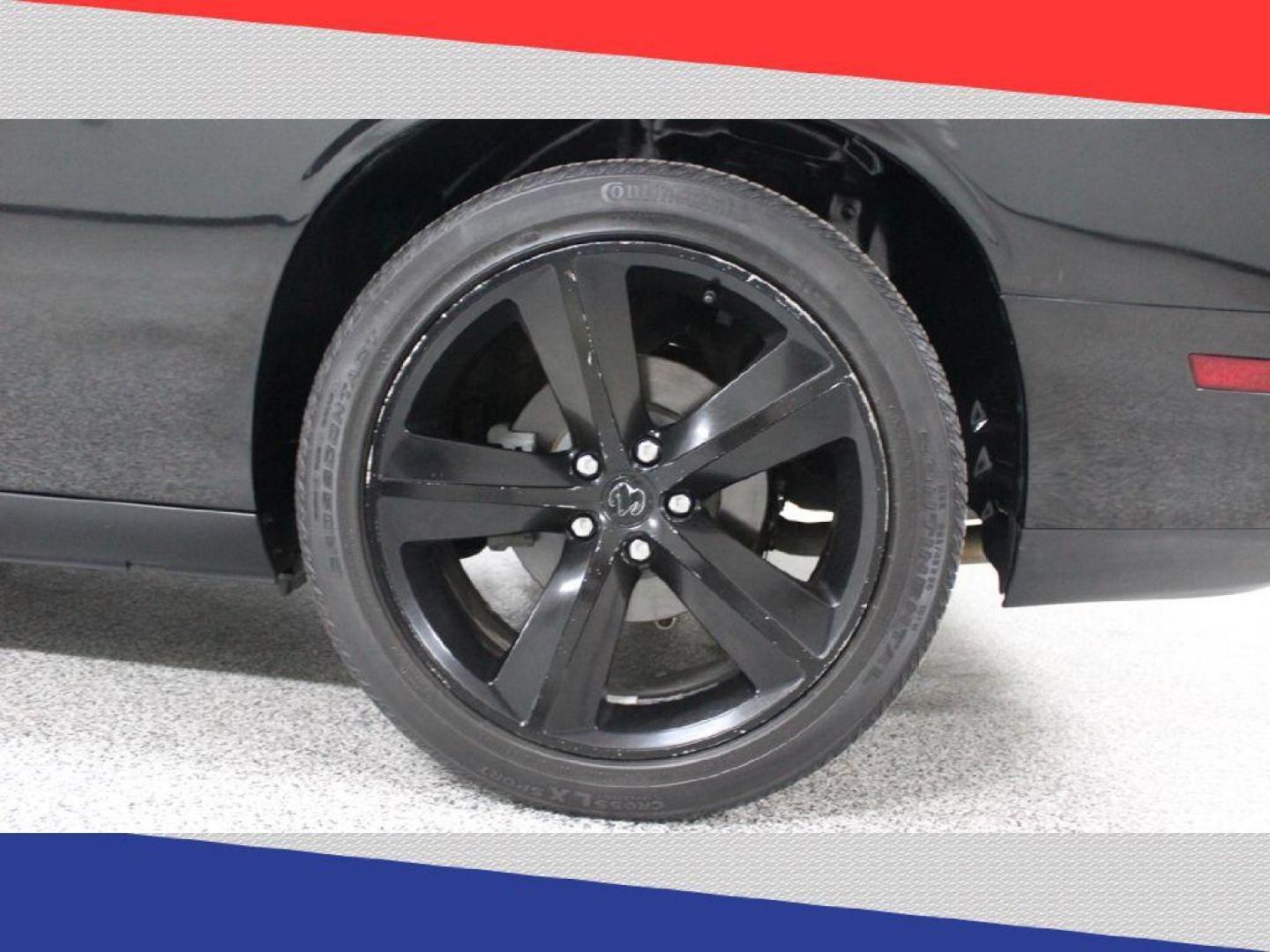 2011 Dodge Challenger R/T (2B3CJ5DT3BH) with an 5.7L V8 OHV 16V engine, 4-Speed Automatic transmission, located at 5170 N La Cholla Blvd, Tucson, AZ, 85705, (520) 989-0282, 32.228245, -111.011742 - 2011 Dodge Challenger - Photo#29