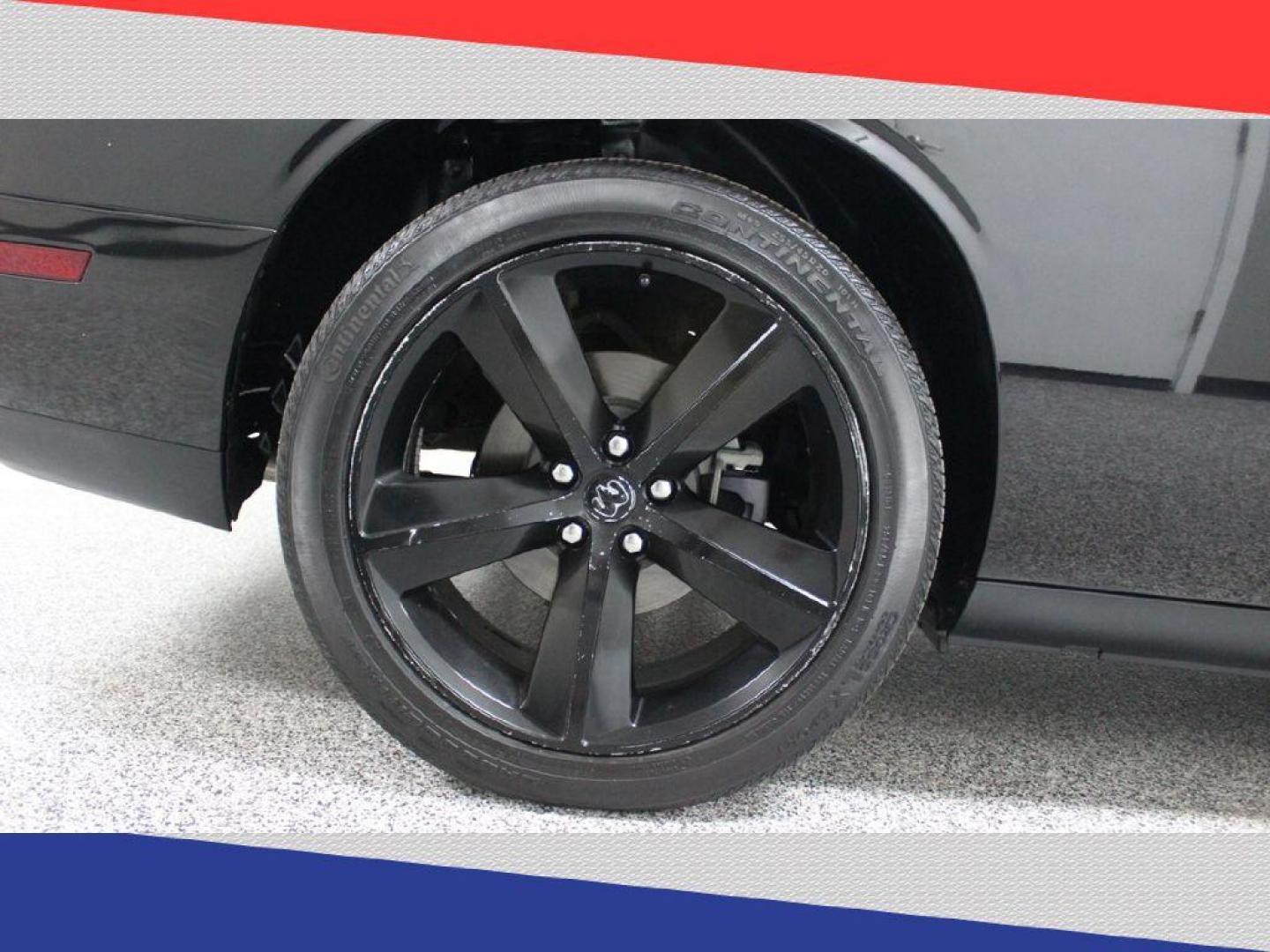 2011 Dodge Challenger R/T (2B3CJ5DT3BH) with an 5.7L V8 OHV 16V engine, 4-Speed Automatic transmission, located at 5170 N La Cholla Blvd, Tucson, AZ, 85705, (520) 989-0282, 32.228245, -111.011742 - 2011 Dodge Challenger - Photo#30