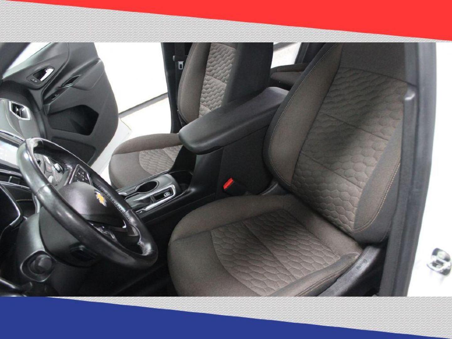 2018 Chevrolet Equinox LT 2WD (2GNAXJEV6J6) with an 1.5L L4 DIR DOHC 16V TURBO engine, 6A transmission, located at 5170 N La Cholla Blvd, Tucson, AZ, 85705, (520) 989-0282, 32.228245, -111.011742 - 2018 Chevrolet Equinox - Photo#10