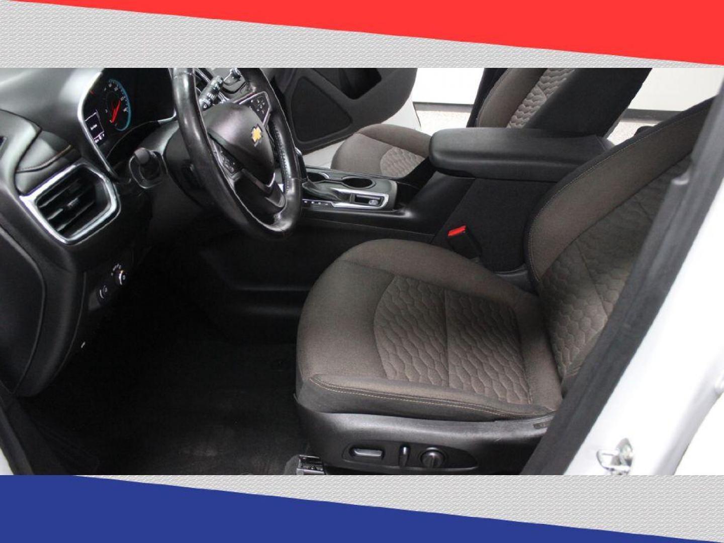 2018 Chevrolet Equinox LT 2WD (2GNAXJEV6J6) with an 1.5L L4 DIR DOHC 16V TURBO engine, 6A transmission, located at 5170 N La Cholla Blvd, Tucson, AZ, 85705, (520) 989-0282, 32.228245, -111.011742 - 2018 Chevrolet Equinox - Photo#13