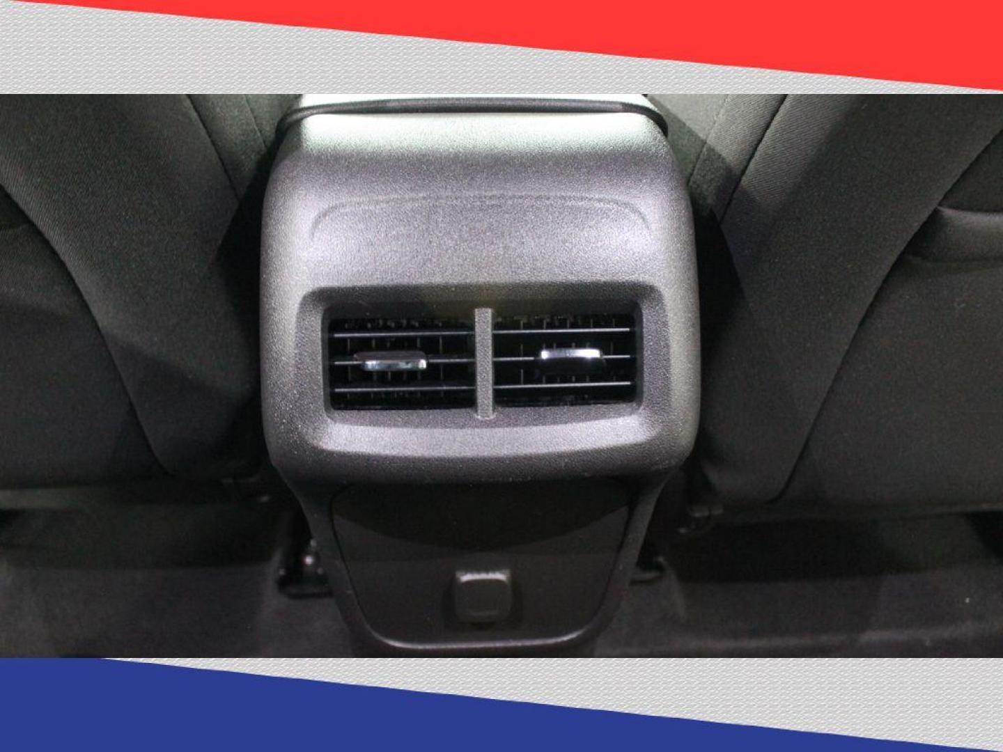 2018 Chevrolet Equinox LT 2WD (2GNAXJEV6J6) with an 1.5L L4 DIR DOHC 16V TURBO engine, 6A transmission, located at 5170 N La Cholla Blvd, Tucson, AZ, 85705, (520) 989-0282, 32.228245, -111.011742 - 2018 Chevrolet Equinox - Photo#22