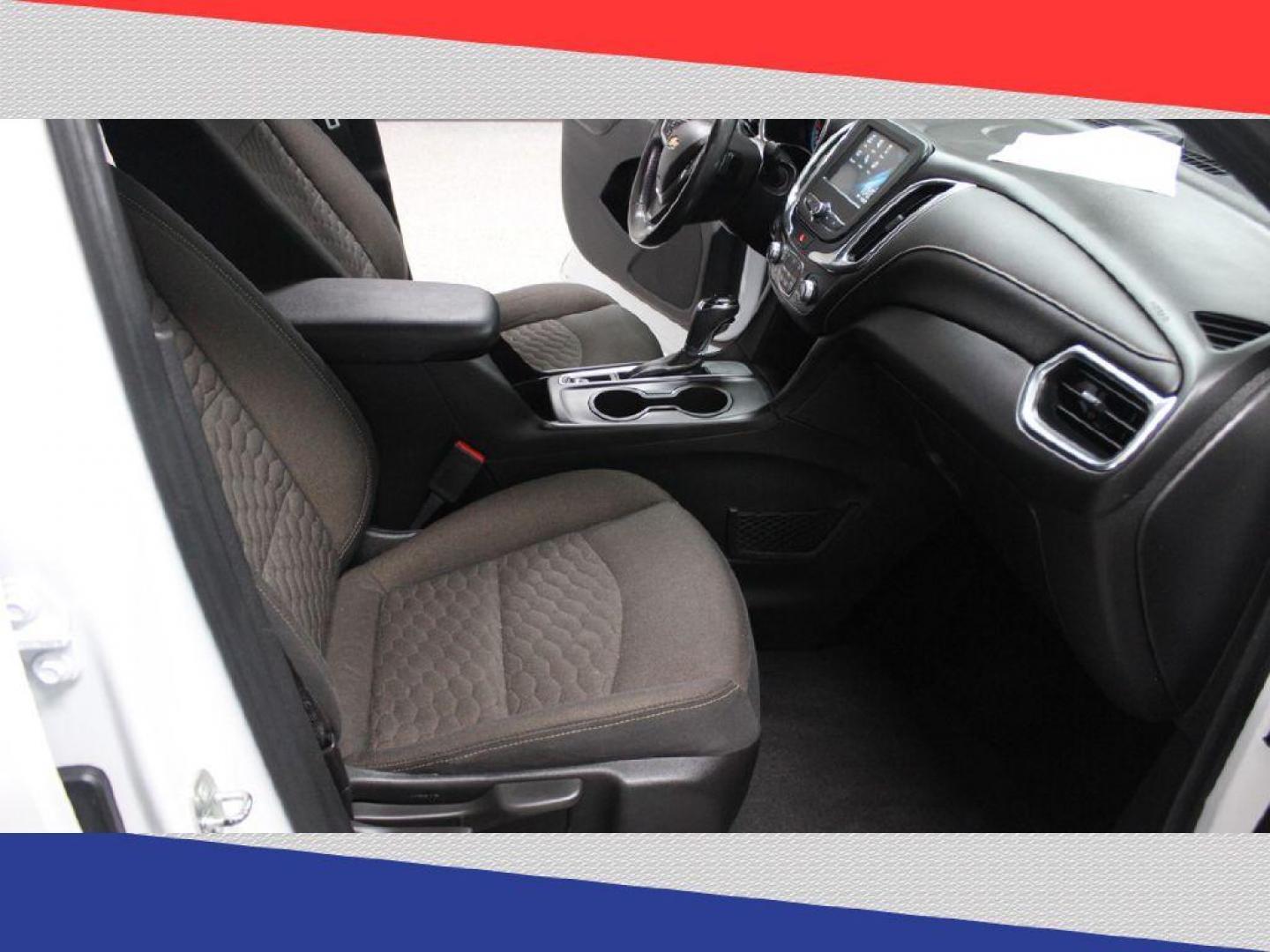 2018 Chevrolet Equinox LT 2WD (2GNAXJEV6J6) with an 1.5L L4 DIR DOHC 16V TURBO engine, 6A transmission, located at 5170 N La Cholla Blvd, Tucson, AZ, 85705, (520) 989-0282, 32.228245, -111.011742 - 2018 Chevrolet Equinox - Photo#27