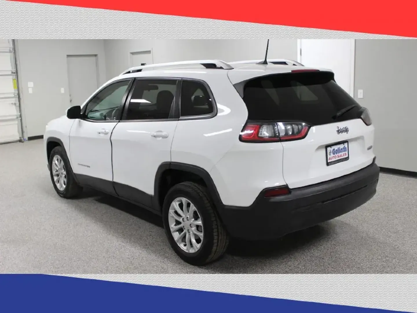 2020 Jeep Cherokee Latitude FWD (1C4PJLCB0LD) with an 2.4L L4 DOHC 16V engine, 9A transmission, located at 5170 N La Cholla Blvd, Tucson, AZ, 85705, (520) 989-0282, 32.228245, -111.011742 - 2020 Jeep Cherokee - Photo#4