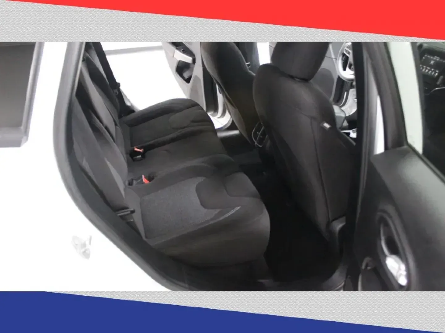 2020 Jeep Cherokee Latitude FWD (1C4PJLCB0LD) with an 2.4L L4 DOHC 16V engine, 9A transmission, located at 5170 N La Cholla Blvd, Tucson, AZ, 85705, (520) 989-0282, 32.228245, -111.011742 - 2020 Jeep Cherokee - Photo#28