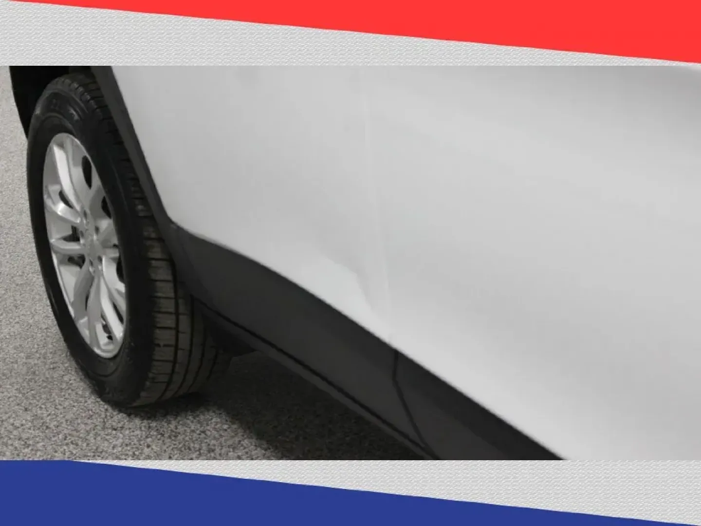 2020 Jeep Cherokee Latitude FWD (1C4PJLCB0LD) with an 2.4L L4 DOHC 16V engine, 9A transmission, located at 5170 N La Cholla Blvd, Tucson, AZ, 85705, (520) 989-0282, 32.228245, -111.011742 - 2020 Jeep Cherokee - Photo#31
