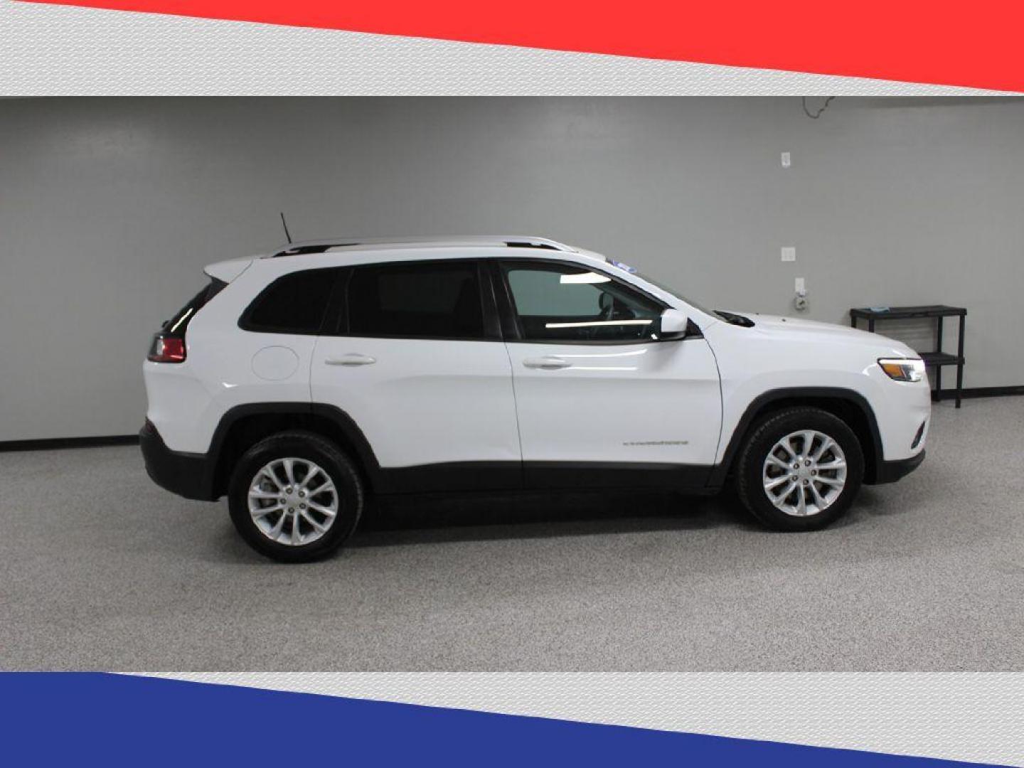 2020 Jeep Cherokee Latitude FWD (1C4PJLCB0LD) with an 2.4L L4 DOHC 16V engine, 9A transmission, located at 5170 N La Cholla Blvd, Tucson, AZ, 85705, (520) 989-0282, 32.228245, -111.011742 - 2020 Jeep Cherokee - Photo#1