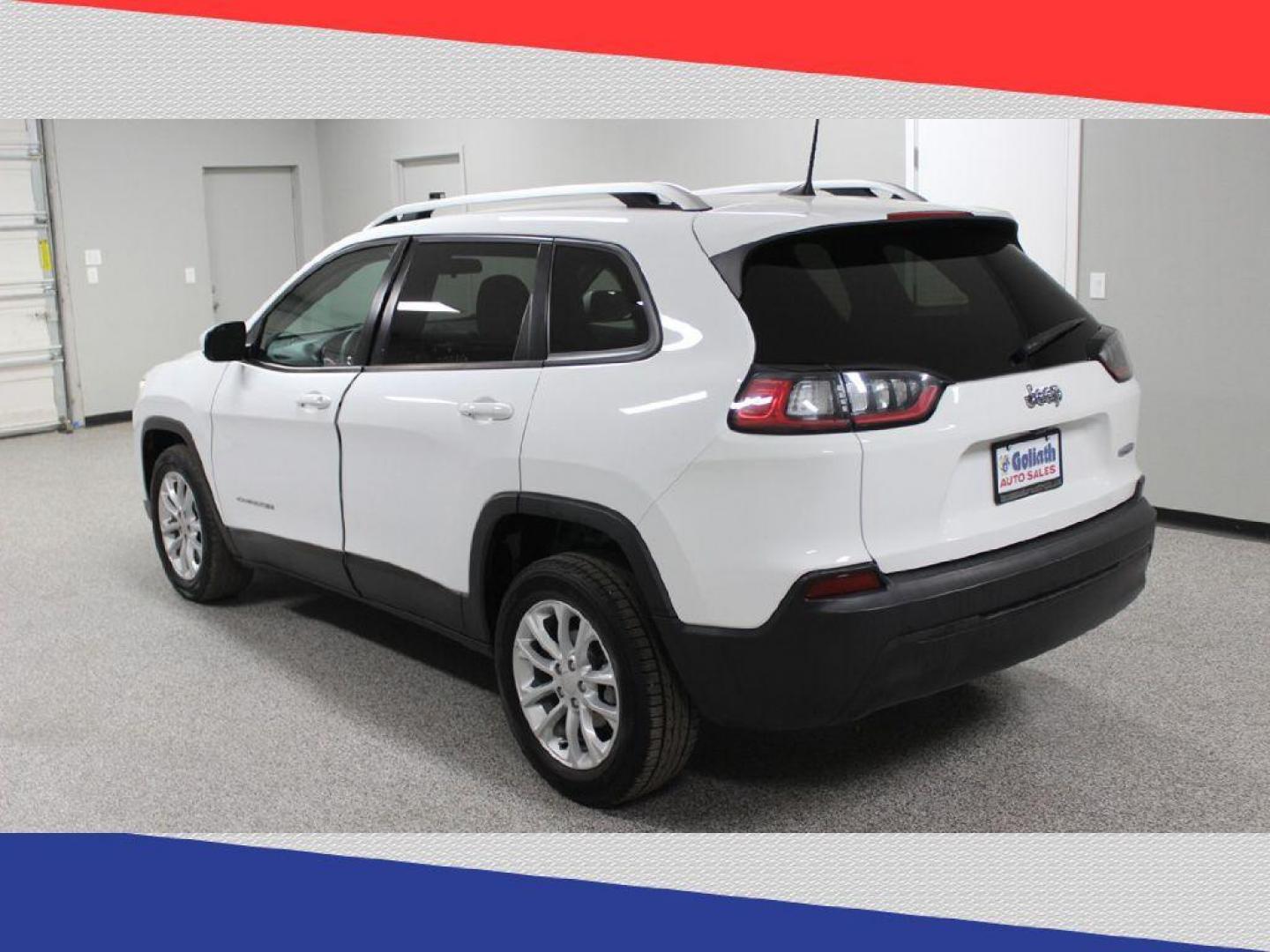 2020 Jeep Cherokee Latitude FWD (1C4PJLCB0LD) with an 2.4L L4 DOHC 16V engine, 9A transmission, located at 5170 N La Cholla Blvd, Tucson, AZ, 85705, (520) 989-0282, 32.228245, -111.011742 - 2020 Jeep Cherokee - Photo#4