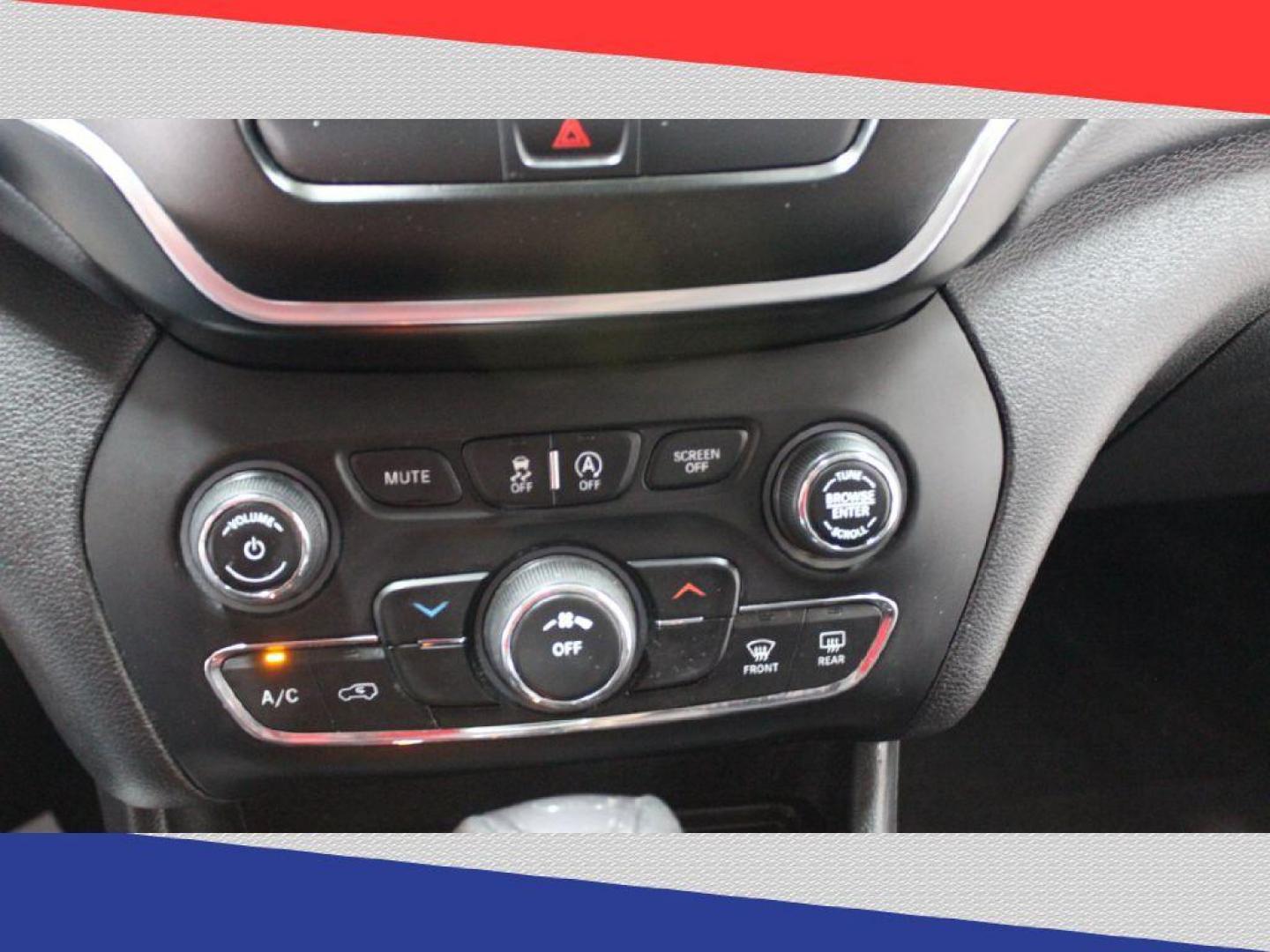 2020 Jeep Cherokee Latitude FWD (1C4PJLCB0LD) with an 2.4L L4 DOHC 16V engine, 9A transmission, located at 5170 N La Cholla Blvd, Tucson, AZ, 85705, (520) 989-0282, 32.228245, -111.011742 - 2020 Jeep Cherokee - Photo#19