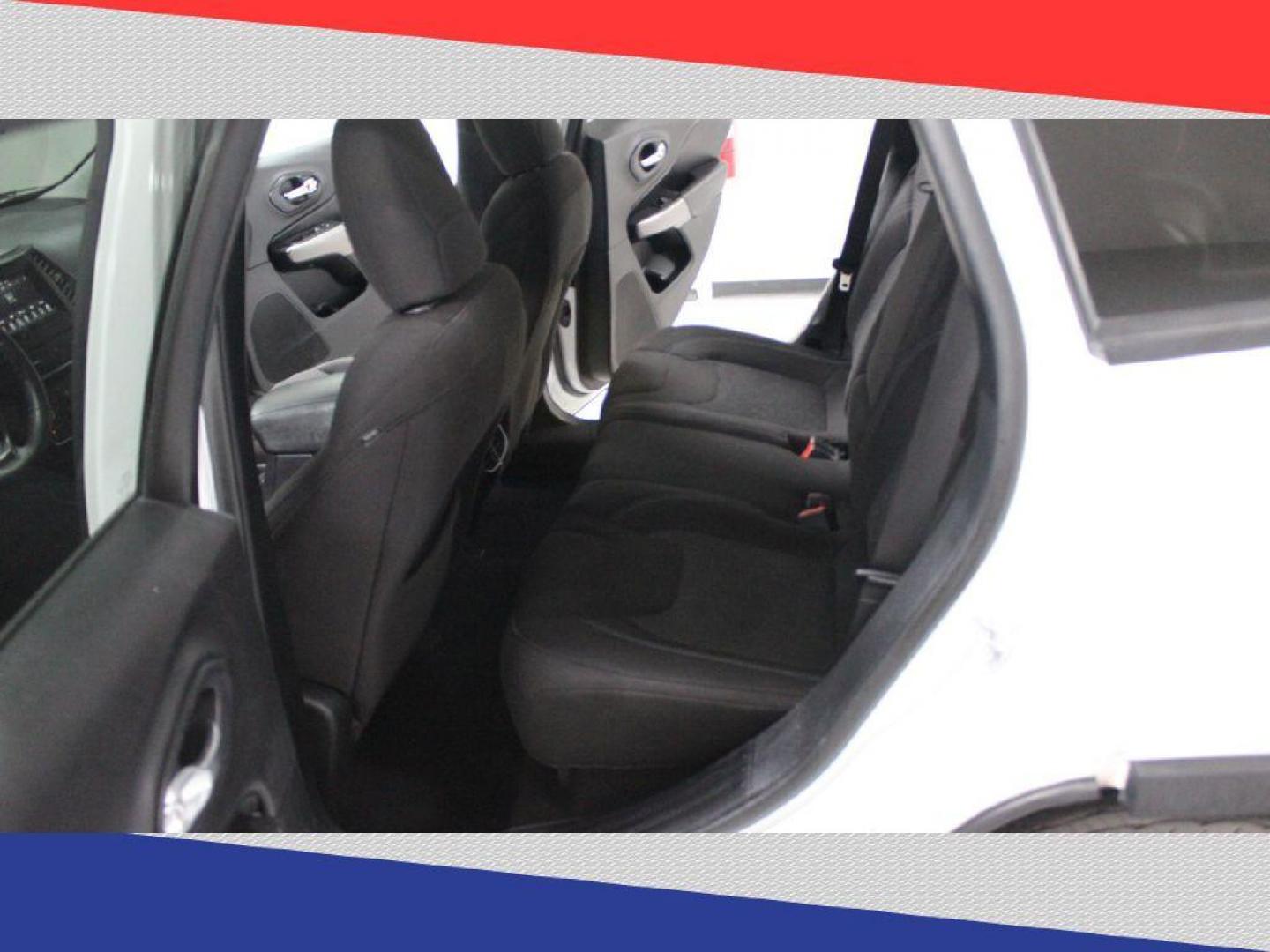 2020 Jeep Cherokee Latitude FWD (1C4PJLCB0LD) with an 2.4L L4 DOHC 16V engine, 9A transmission, located at 5170 N La Cholla Blvd, Tucson, AZ, 85705, (520) 989-0282, 32.228245, -111.011742 - 2020 Jeep Cherokee - Photo#23