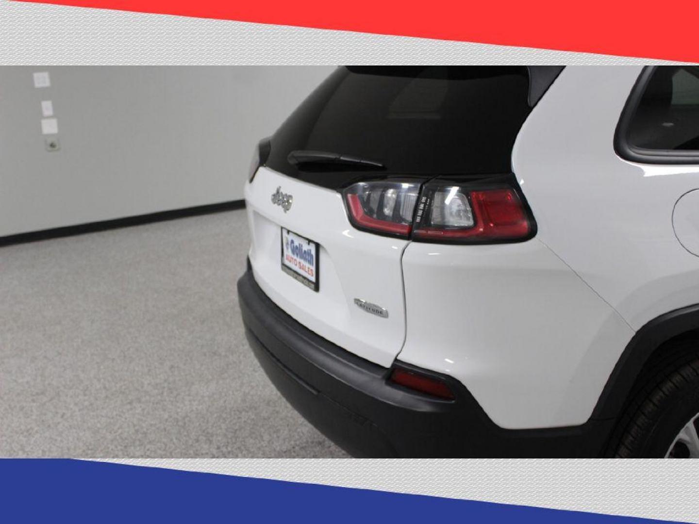2020 Jeep Cherokee Latitude FWD (1C4PJLCB0LD) with an 2.4L L4 DOHC 16V engine, 9A transmission, located at 5170 N La Cholla Blvd, Tucson, AZ, 85705, (520) 989-0282, 32.228245, -111.011742 - 2020 Jeep Cherokee - Photo#27