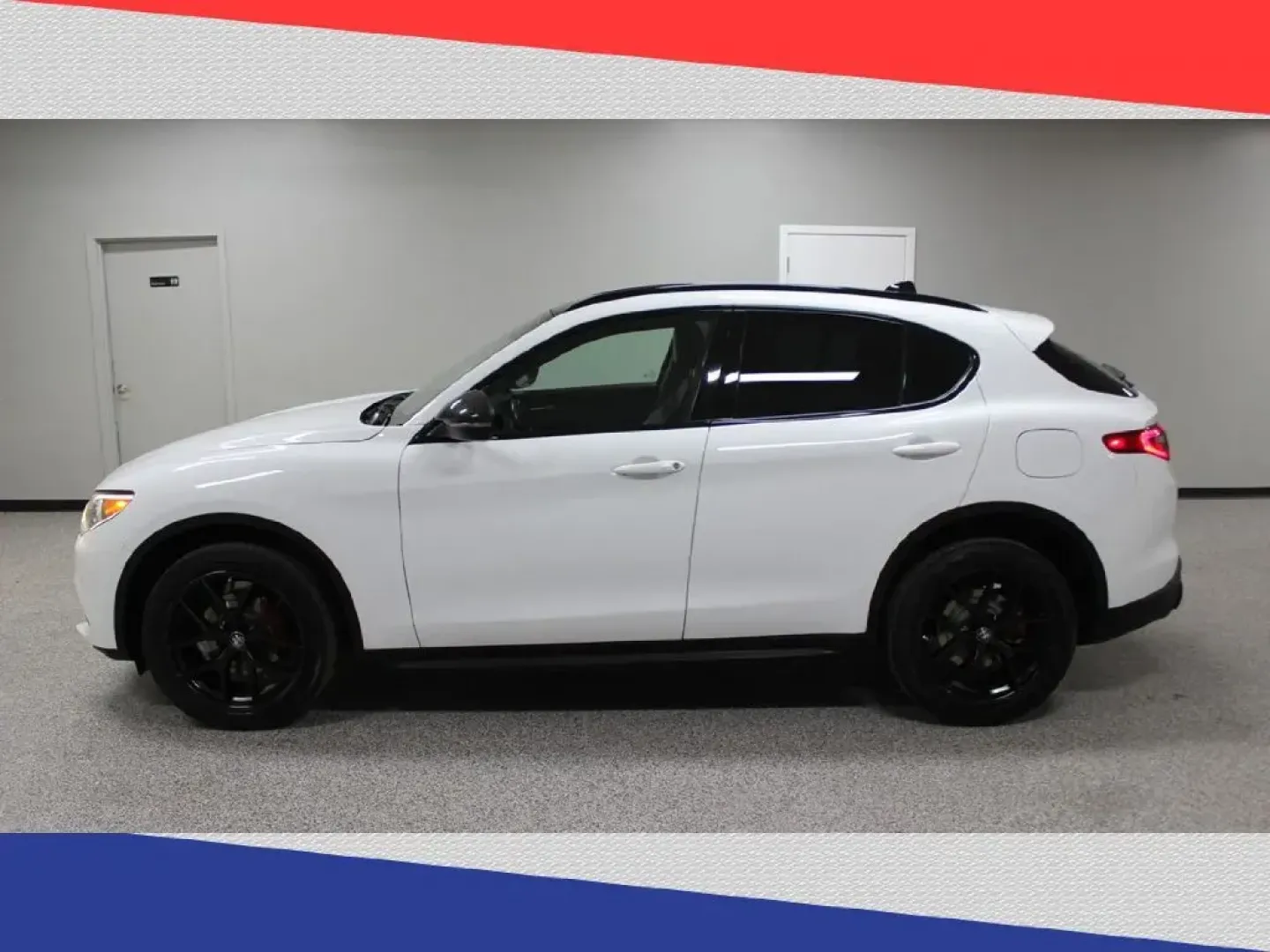 2019 Alfa Romeo Stelvio Base (ZASPAJAN0K7) with an 2.0L L4 DOHC 16V engine, 8A transmission, located at 5170 N La Cholla Blvd, Tucson, AZ, 85705, (520) 989-0282, 32.228245, -111.011742 - 2019 Alfa Romeo Stelvio - Photo#5