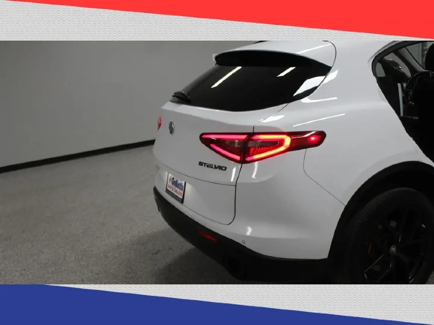 2019 Alfa Romeo Stelvio Base (ZASPAJAN0K7) with an 2.0L L4 DOHC 16V engine, 8A transmission, located at 5170 N La Cholla Blvd, Tucson, AZ, 85705, (520) 989-0282, 32.228245, -111.011742 - 2019 Alfa Romeo Stelvio - Photo#32