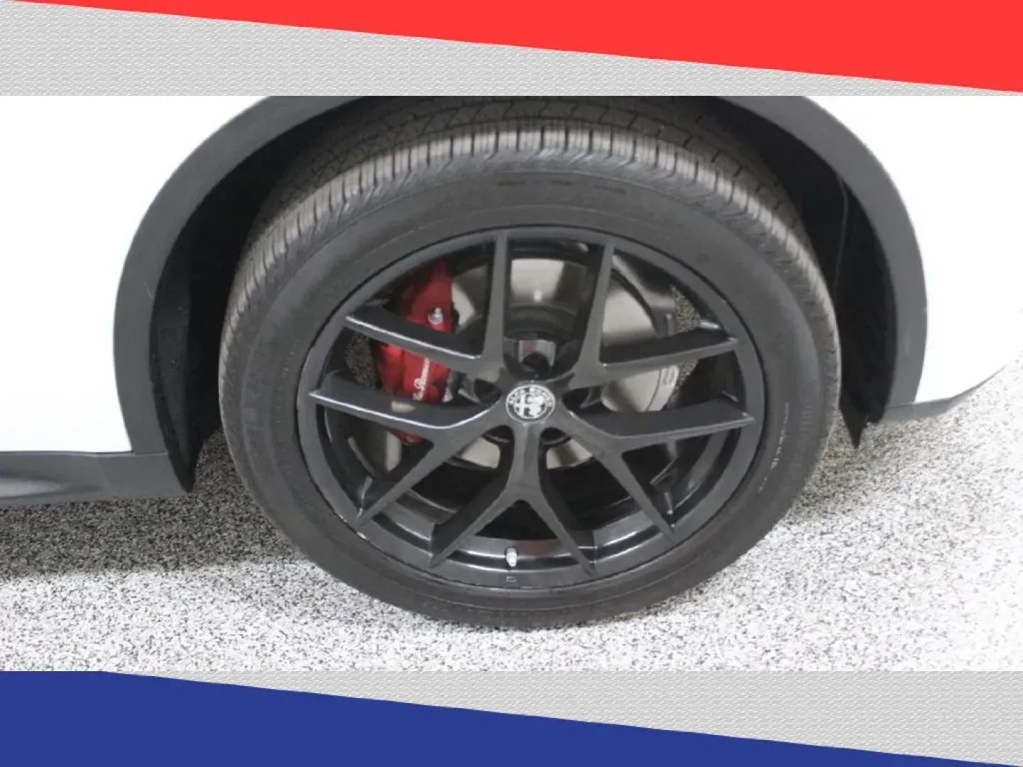 2019 Alfa Romeo Stelvio Base (ZASPAJAN0K7) with an 2.0L L4 DOHC 16V engine, 8A transmission, located at 5170 N La Cholla Blvd, Tucson, AZ, 85705, (520) 989-0282, 32.228245, -111.011742 - 2019 Alfa Romeo Stelvio - Photo#38