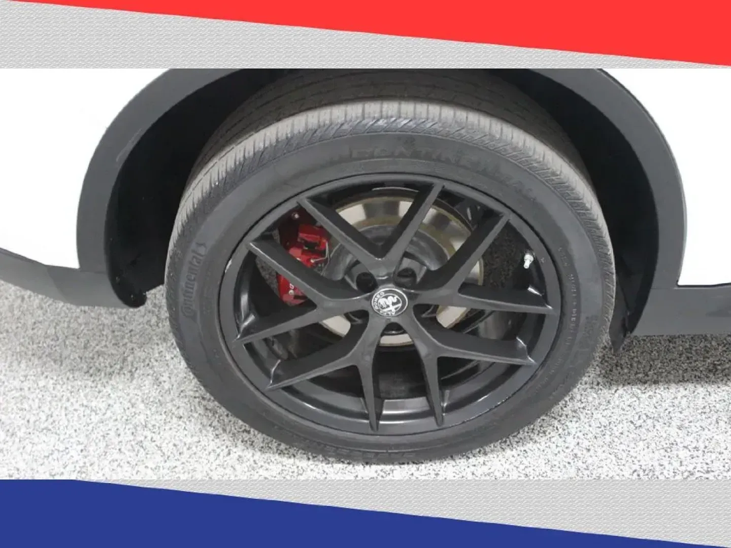 2019 Alfa Romeo Stelvio Base (ZASPAJAN0K7) with an 2.0L L4 DOHC 16V engine, 8A transmission, located at 5170 N La Cholla Blvd, Tucson, AZ, 85705, (520) 989-0282, 32.228245, -111.011742 - 2019 Alfa Romeo Stelvio - Photo#39