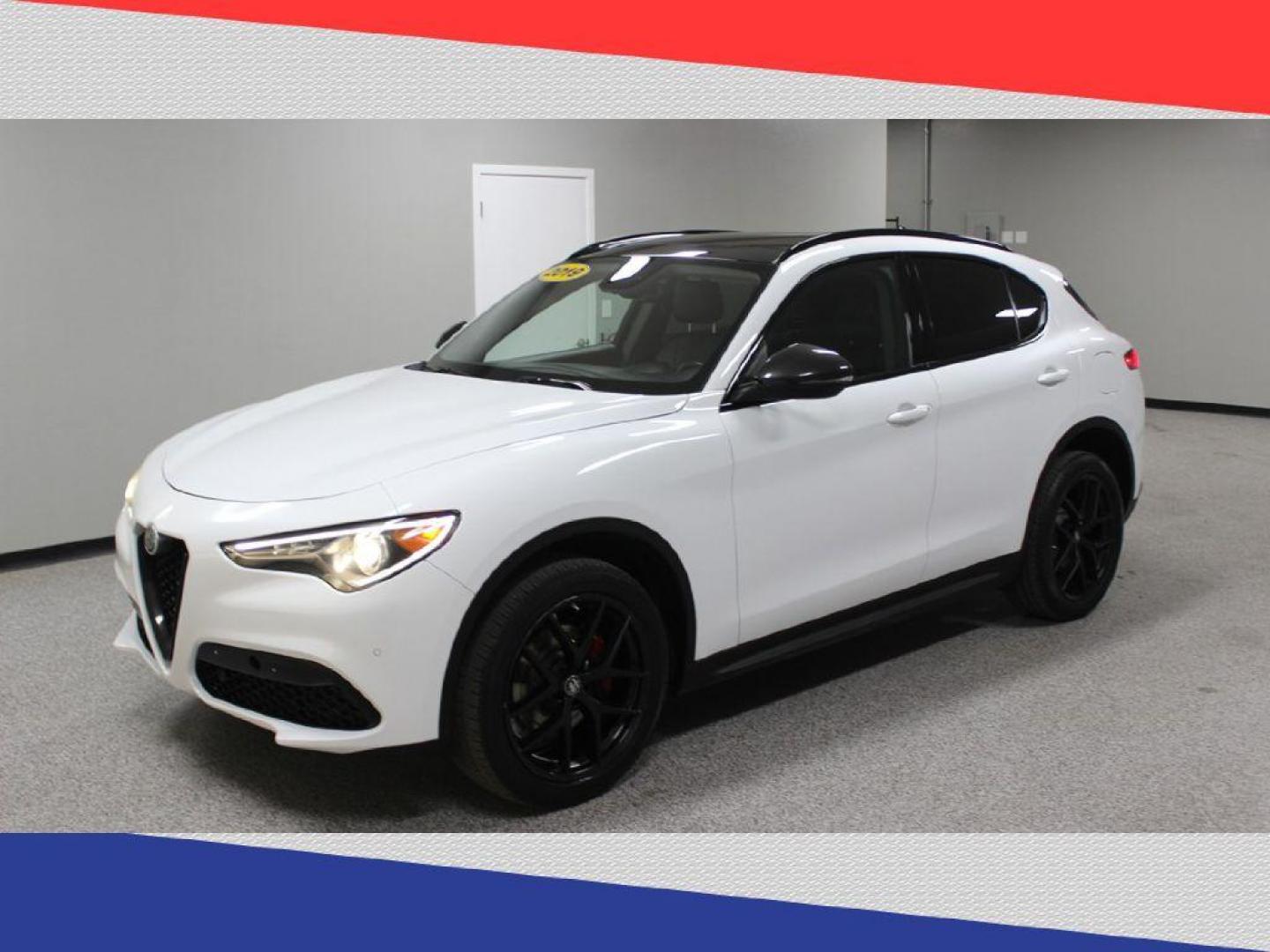 2019 Alfa Romeo Stelvio Base (ZASPAJAN0K7) with an 2.0L L4 DOHC 16V engine, 8A transmission, located at 5170 N La Cholla Blvd, Tucson, AZ, 85705, (520) 989-0282, 32.228245, -111.011742 - 2019 Alfa Romeo Stelvio - Photo#6