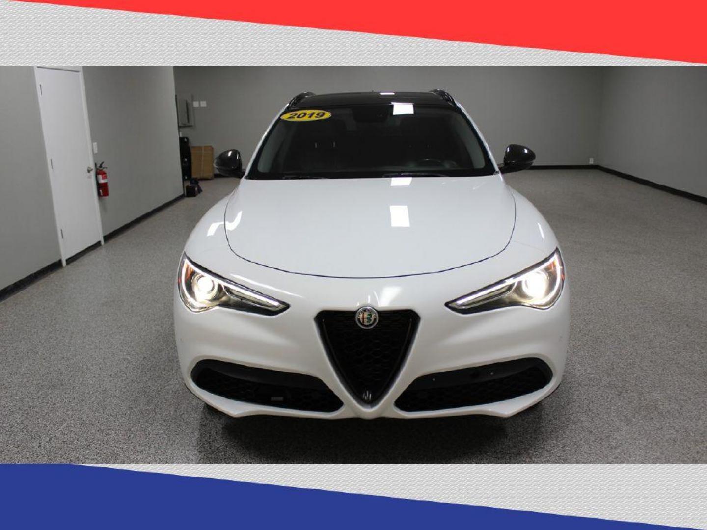 2019 Alfa Romeo Stelvio Base (ZASPAJAN0K7) with an 2.0L L4 DOHC 16V engine, 8A transmission, located at 5170 N La Cholla Blvd, Tucson, AZ, 85705, (520) 989-0282, 32.228245, -111.011742 - 2019 Alfa Romeo Stelvio - Photo#7