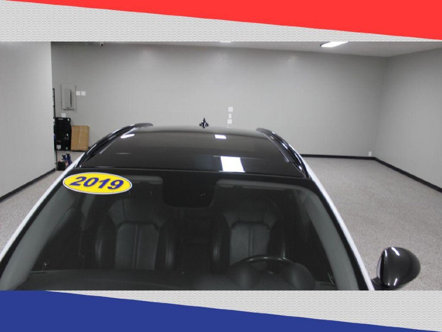 2019 Alfa Romeo Stelvio Base (ZASPAJAN0K7) with an 2.0L L4 DOHC 16V engine, 8A transmission, located at 5170 N La Cholla Blvd, Tucson, AZ, 85705, (520) 989-0282, 32.228245, -111.011742 - 2019 Alfa Romeo Stelvio - Photo#8