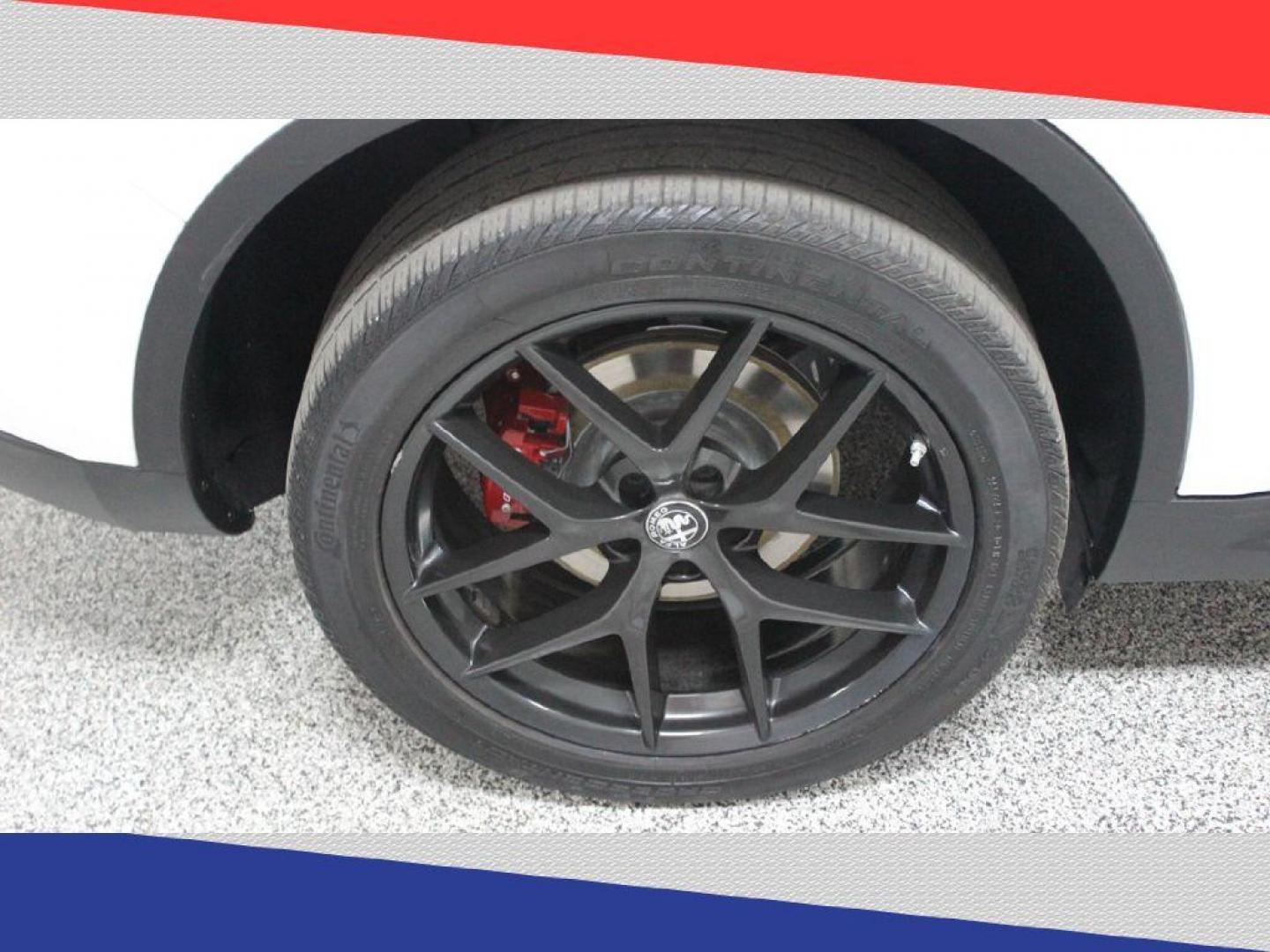 2019 Alfa Romeo Stelvio Base (ZASPAJAN0K7) with an 2.0L L4 DOHC 16V engine, 8A transmission, located at 5170 N La Cholla Blvd, Tucson, AZ, 85705, (520) 989-0282, 32.228245, -111.011742 - 2019 Alfa Romeo Stelvio - Photo#39
