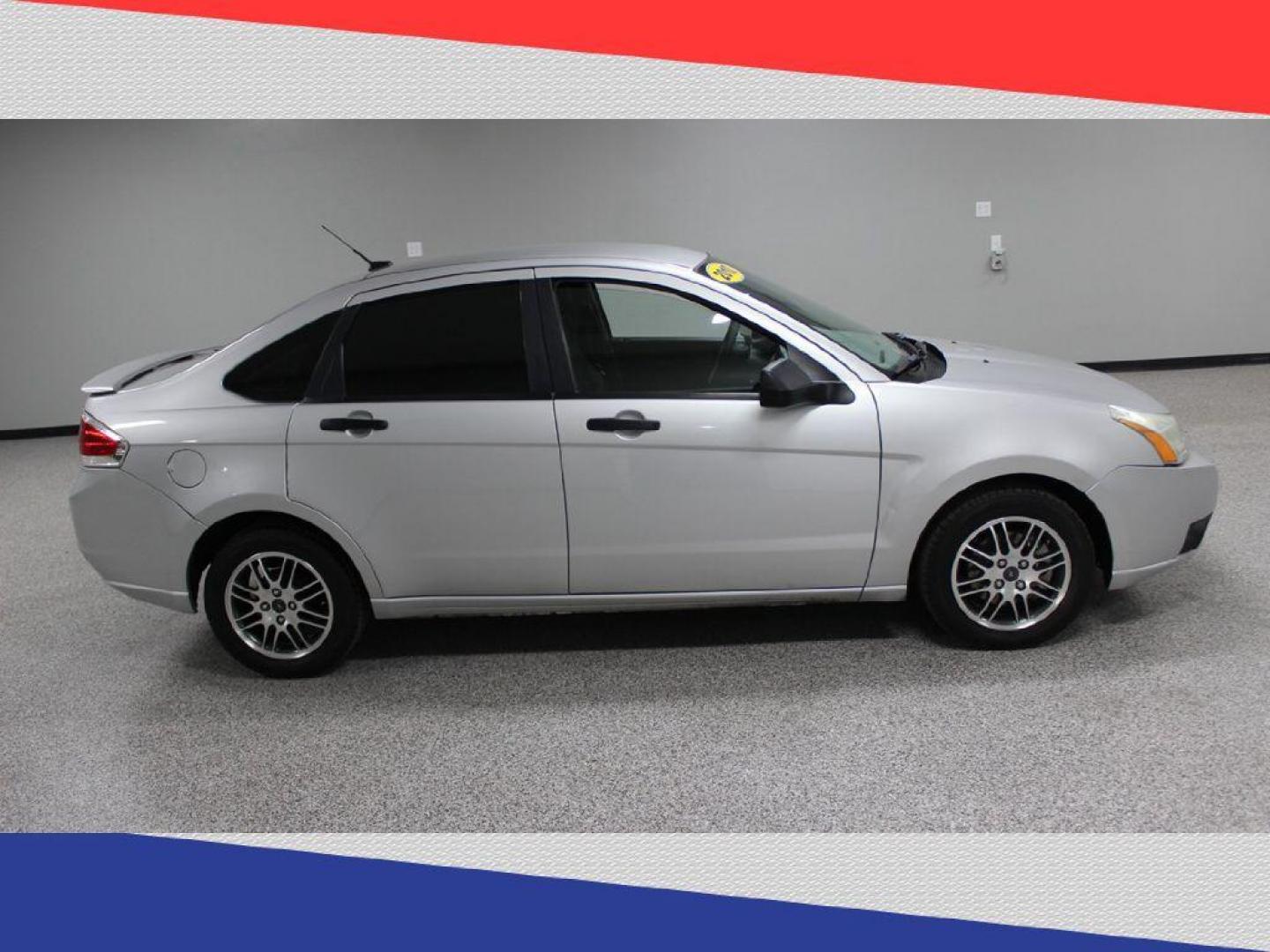 2010 Ford Focus SE Sedan (1FAHP3FN3AW) with an 2.0L L4 DOHC 16V engine, Automatic transmission, located at 5170 N La Cholla Blvd, Tucson, AZ, 85705, (520) 989-0282, 32.228245, -111.011742 - 2010 Ford Focus - Photo#1