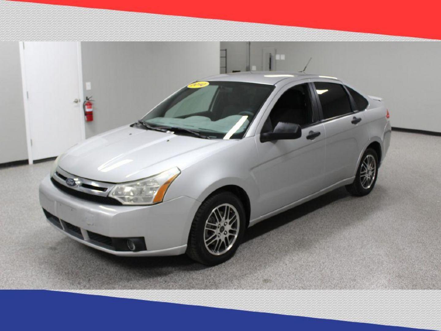 2010 Ford Focus SE Sedan (1FAHP3FN3AW) with an 2.0L L4 DOHC 16V engine, Automatic transmission, located at 5170 N La Cholla Blvd, Tucson, AZ, 85705, (520) 989-0282, 32.228245, -111.011742 - 2010 Ford Focus - Photo#6