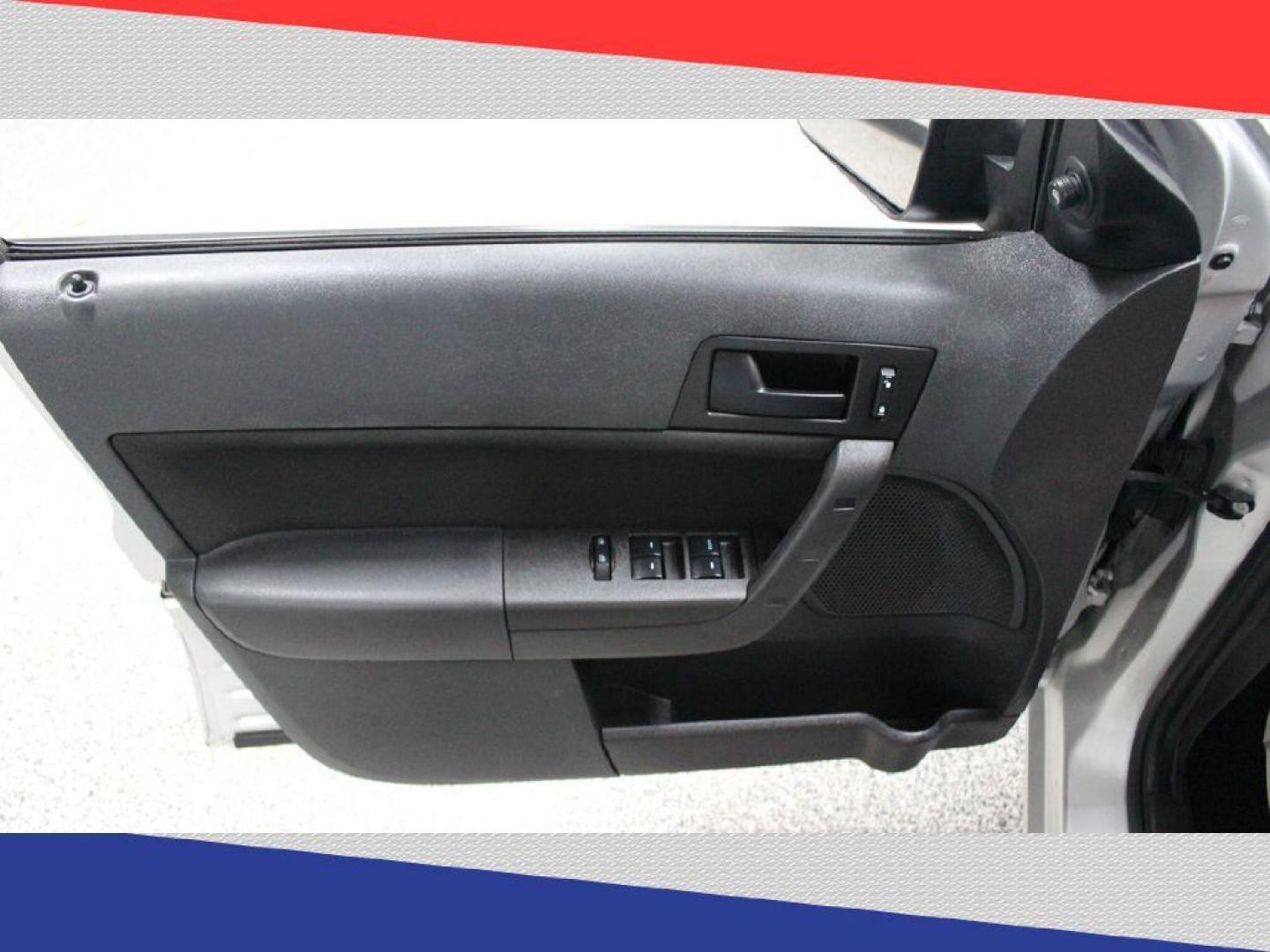 2010 Ford Focus SE Sedan (1FAHP3FN3AW) with an 2.0L L4 DOHC 16V engine, Automatic transmission, located at 5170 N La Cholla Blvd, Tucson, AZ, 85705, (520) 989-0282, 32.228245, -111.011742 - 2010 Ford Focus - Photo#12