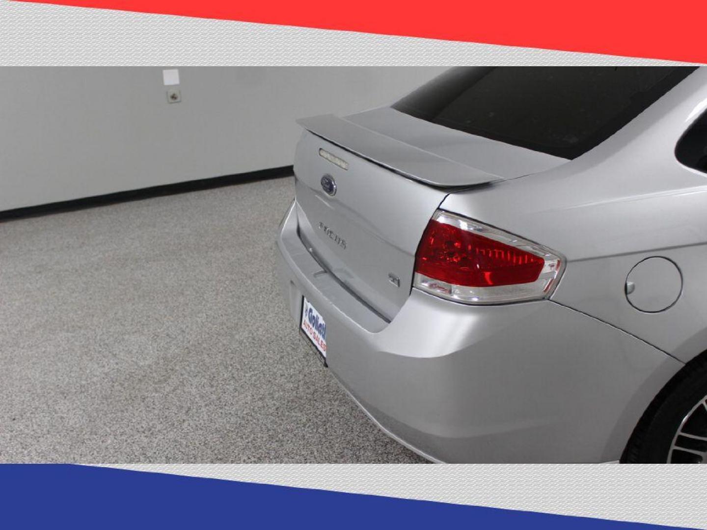 2010 Ford Focus SE Sedan (1FAHP3FN3AW) with an 2.0L L4 DOHC 16V engine, Automatic transmission, located at 5170 N La Cholla Blvd, Tucson, AZ, 85705, (520) 989-0282, 32.228245, -111.011742 - 2010 Ford Focus - Photo#22
