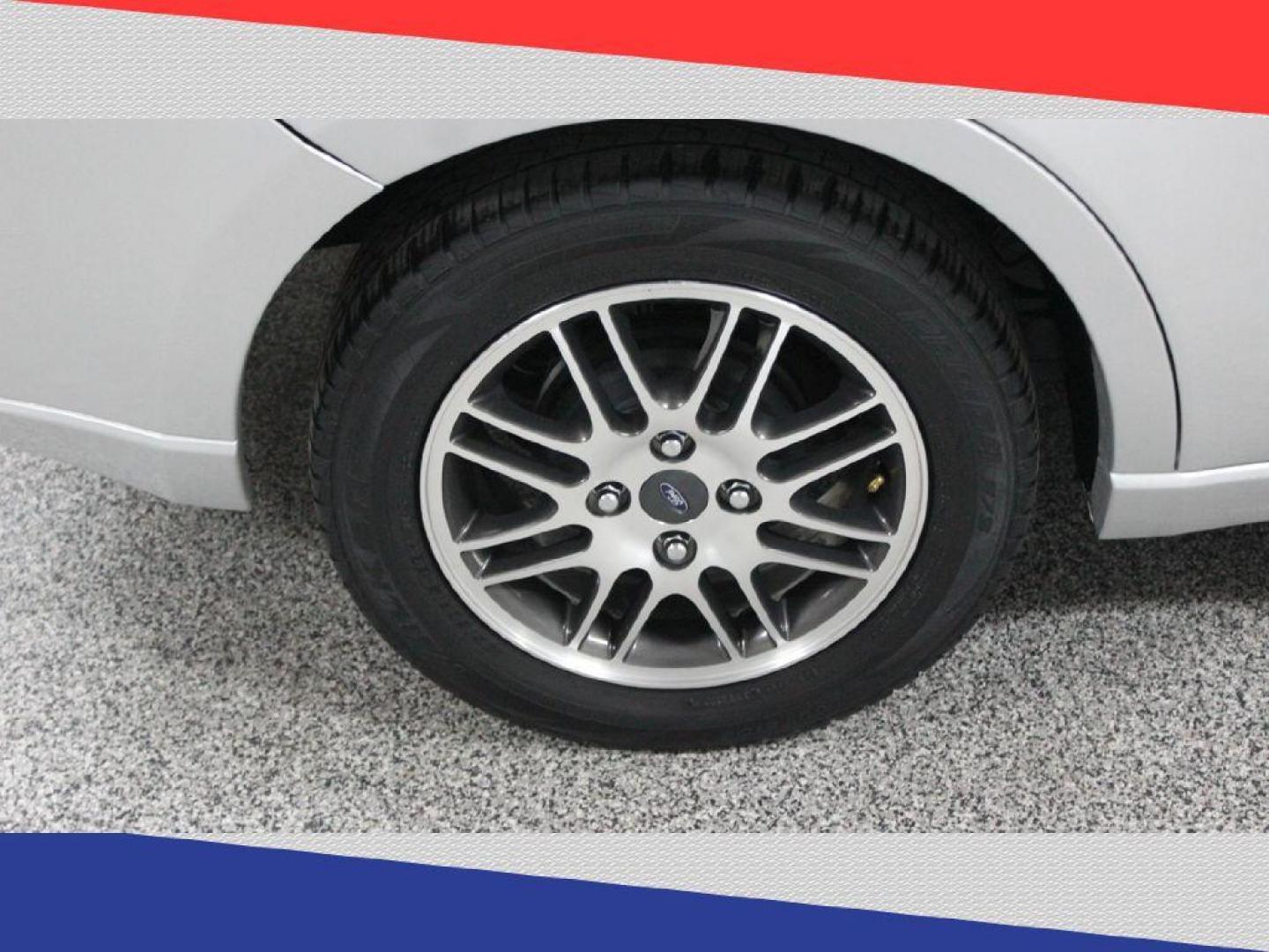 2010 Ford Focus SE Sedan (1FAHP3FN3AW) with an 2.0L L4 DOHC 16V engine, Automatic transmission, located at 5170 N La Cholla Blvd, Tucson, AZ, 85705, (520) 989-0282, 32.228245, -111.011742 - 2010 Ford Focus - Photo#32
