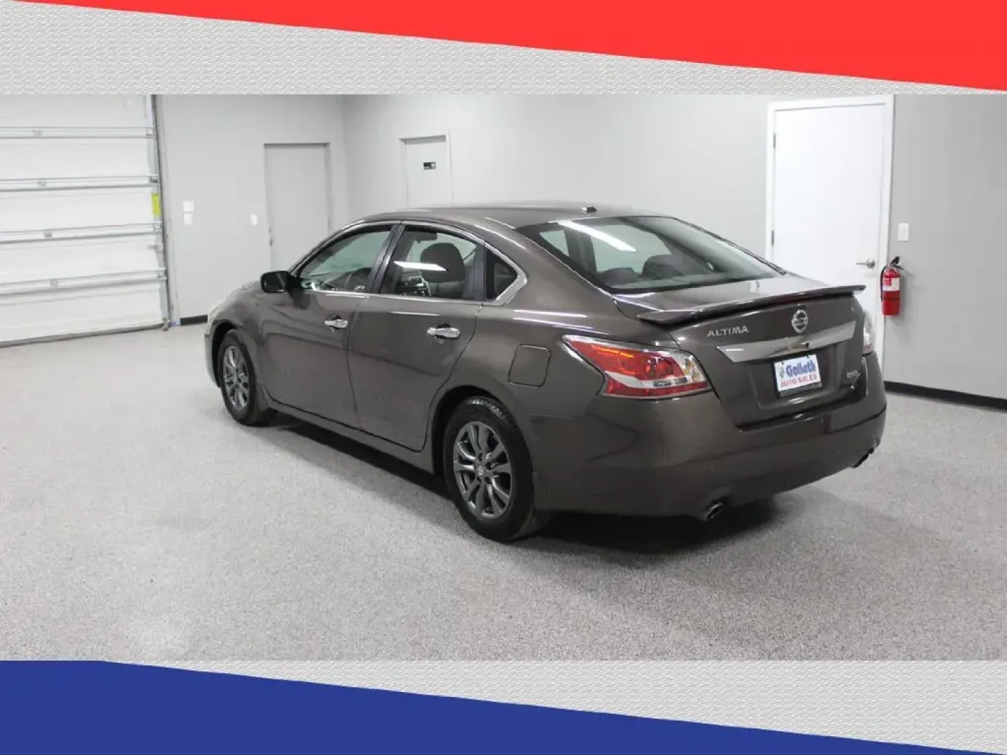 2015 Nissan Altima 2.5 S (1N4AL3AP4FN) with an 2.5L L4 DOHC 16V engine, Continuously Variable Transmission transmission, located at 5170 N La Cholla Blvd, Tucson, AZ, 85705, (520) 989-0282, 32.228245, -111.011742 - 2015 Nissan Altima - Photo#3
